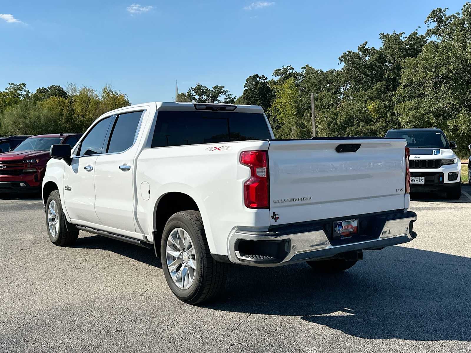 Thumbnail: 2021 Chevrolet Silverado 1500 - 13