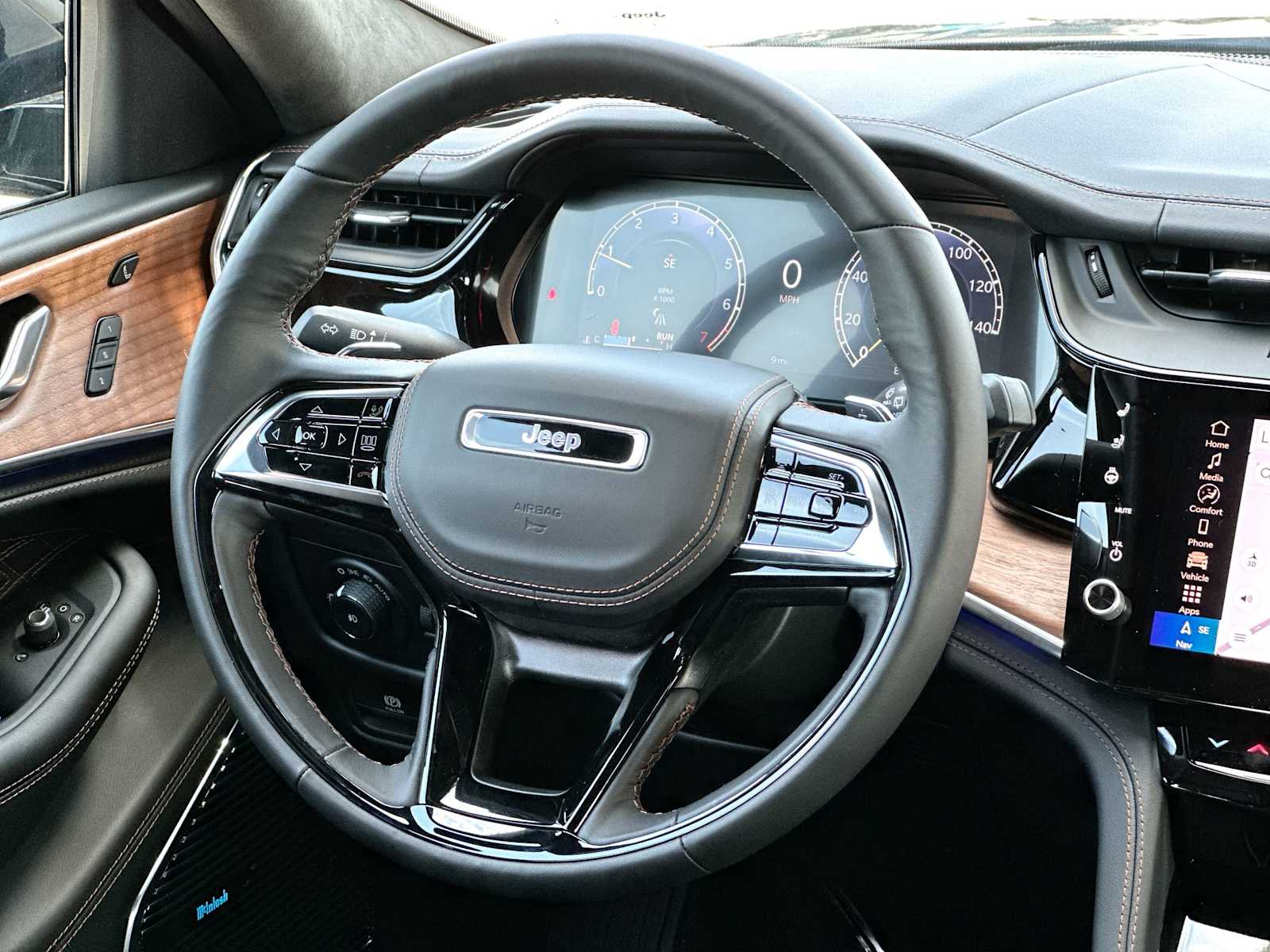 Thumbnail: 2026 Jeep Grand Cherokee - 27