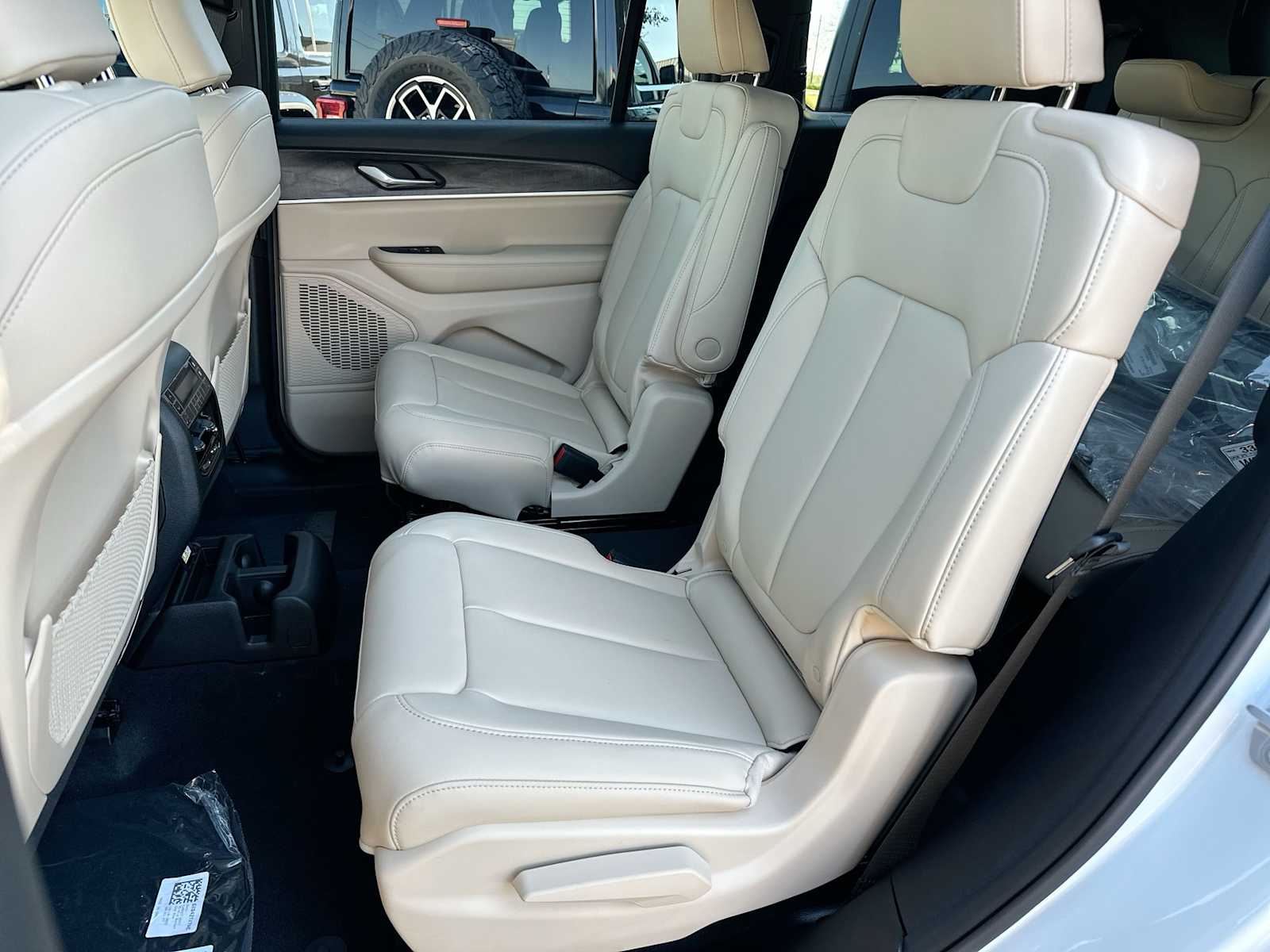 Thumbnail: 2025 Jeep Grand Cherokee - 23