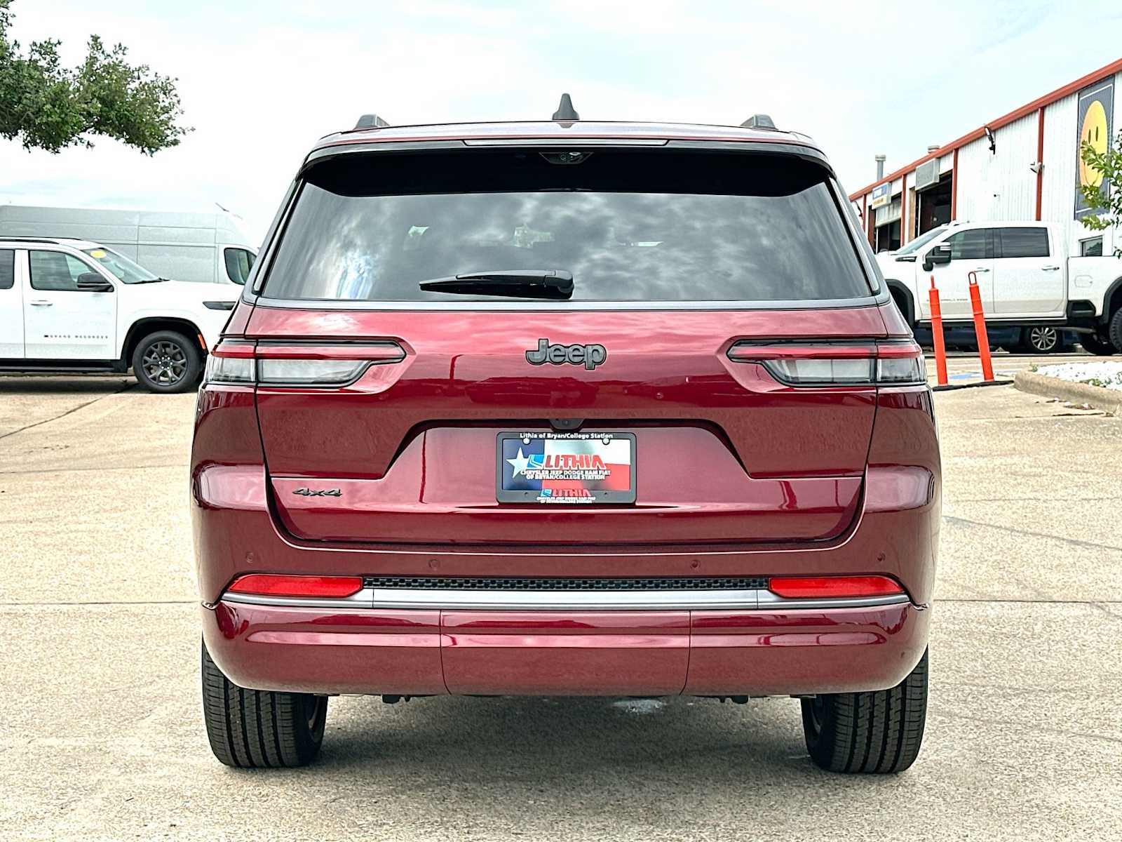 Thumbnail: 2026 Jeep Grand Cherokee - 14