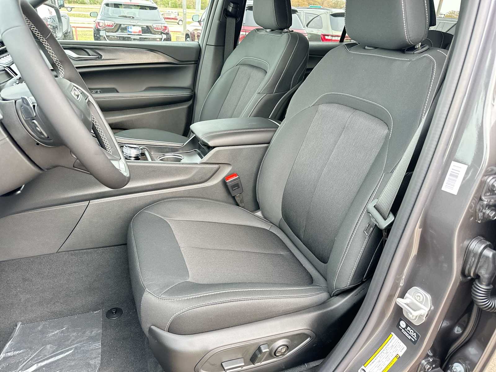 Thumbnail: 2025 Jeep Grand Cherokee - 17