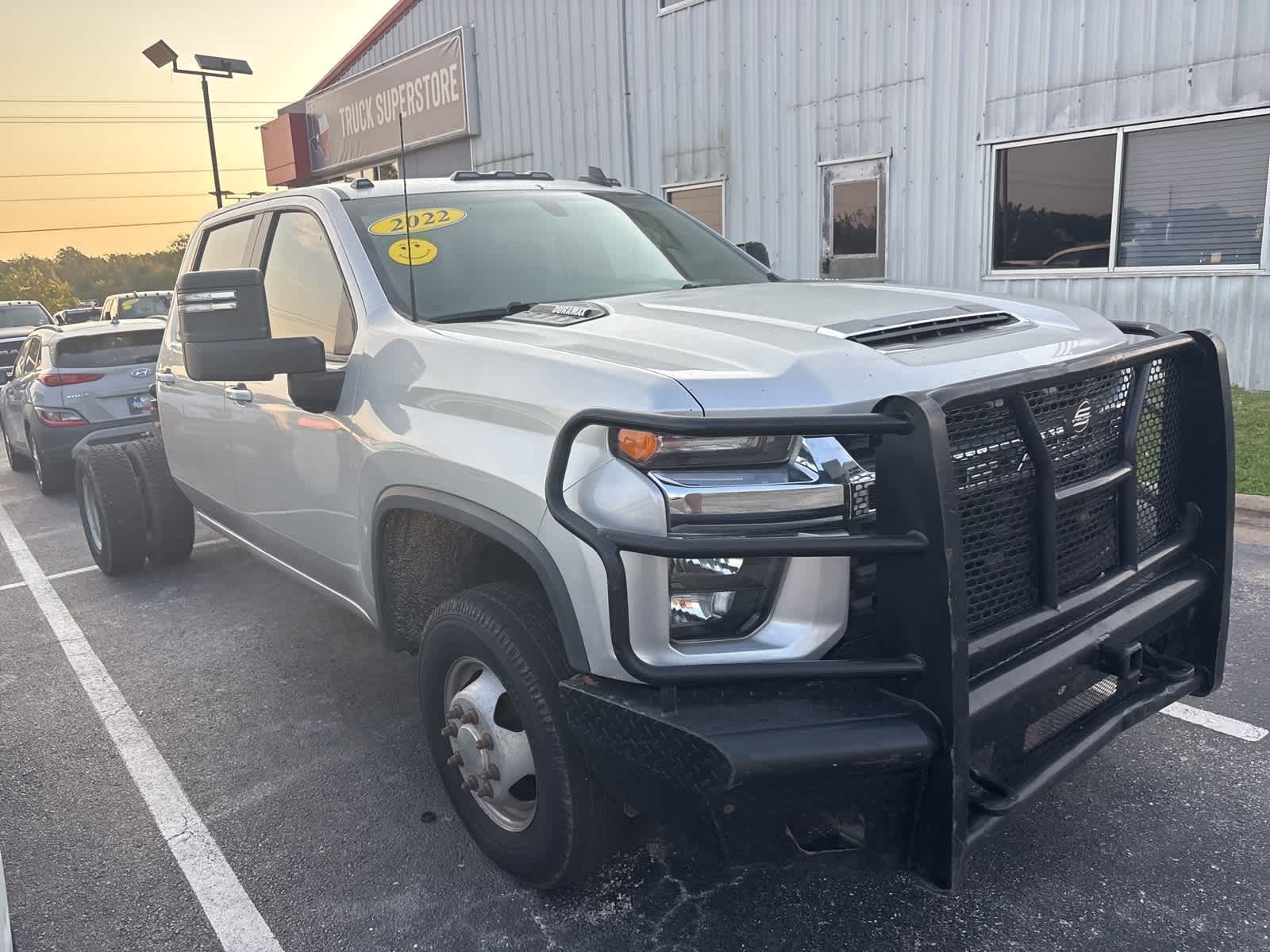 2022 Chevrolet Silverado 3500HD LT photo 2