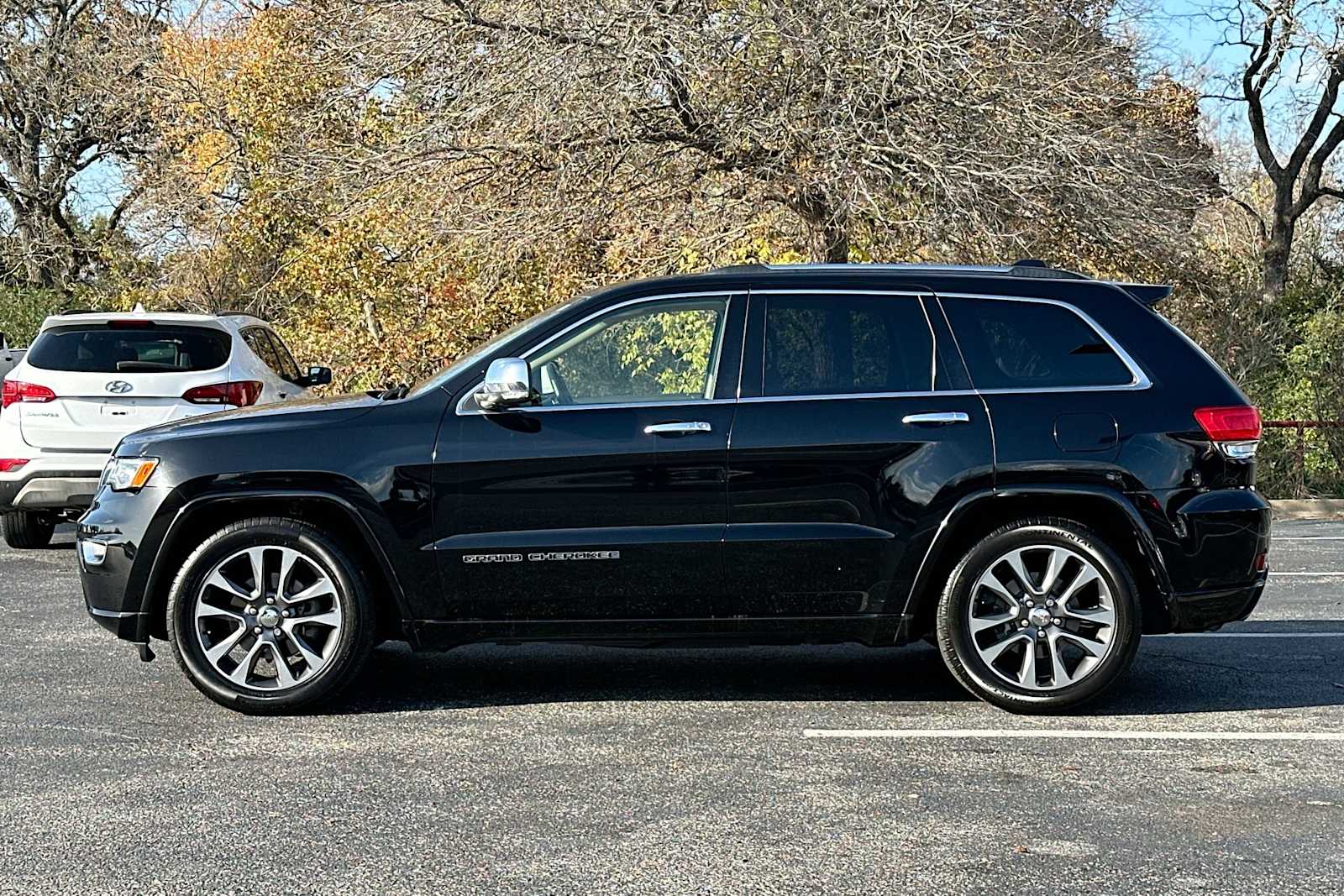 Thumbnail: 2017 Jeep Grand Cherokee - 13