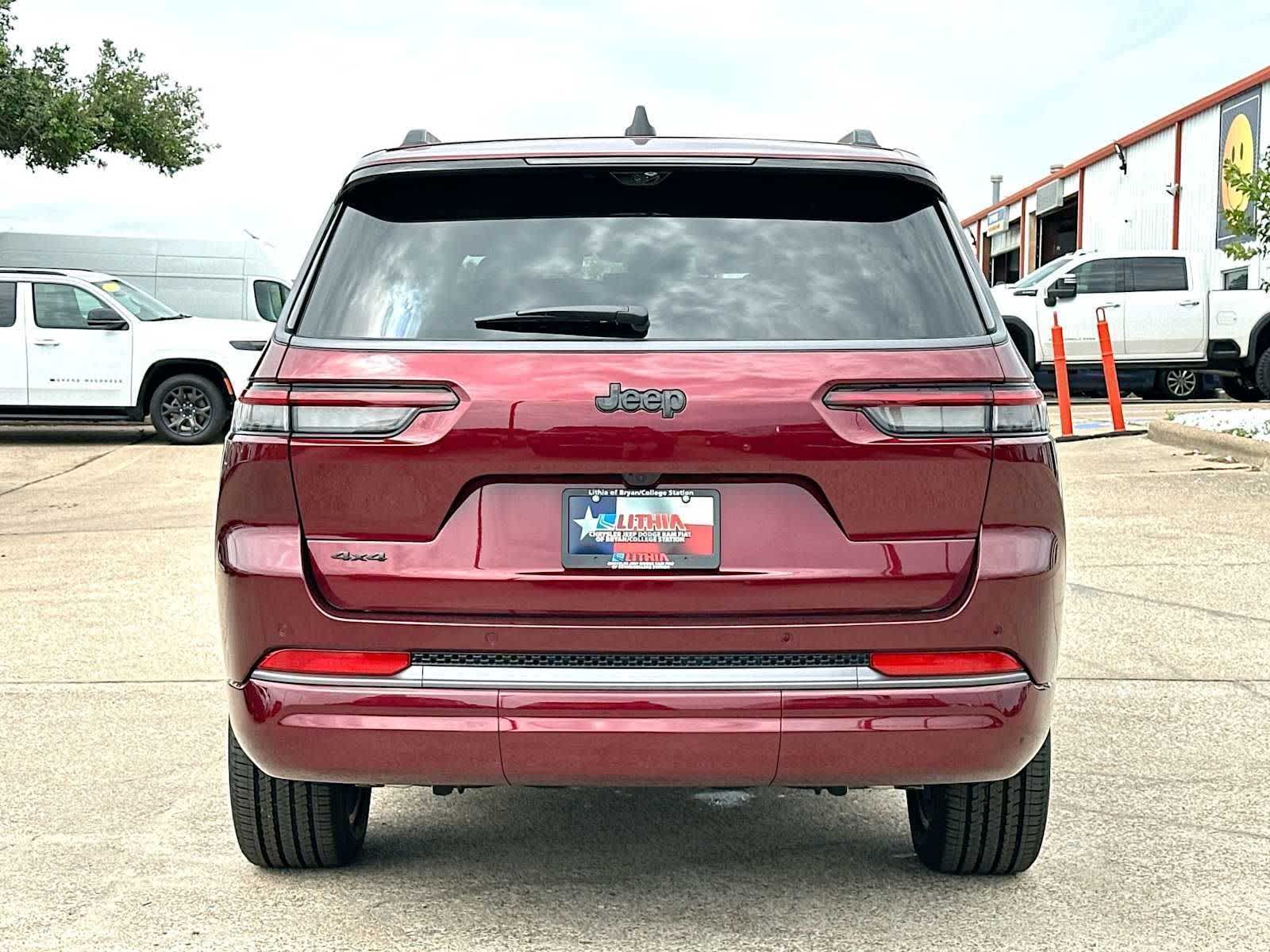 Thumbnail: 2026 Jeep Grand Cherokee - 14