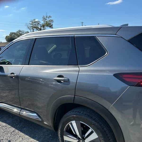 Thumbnail: 2021 Nissan Rogue - 17