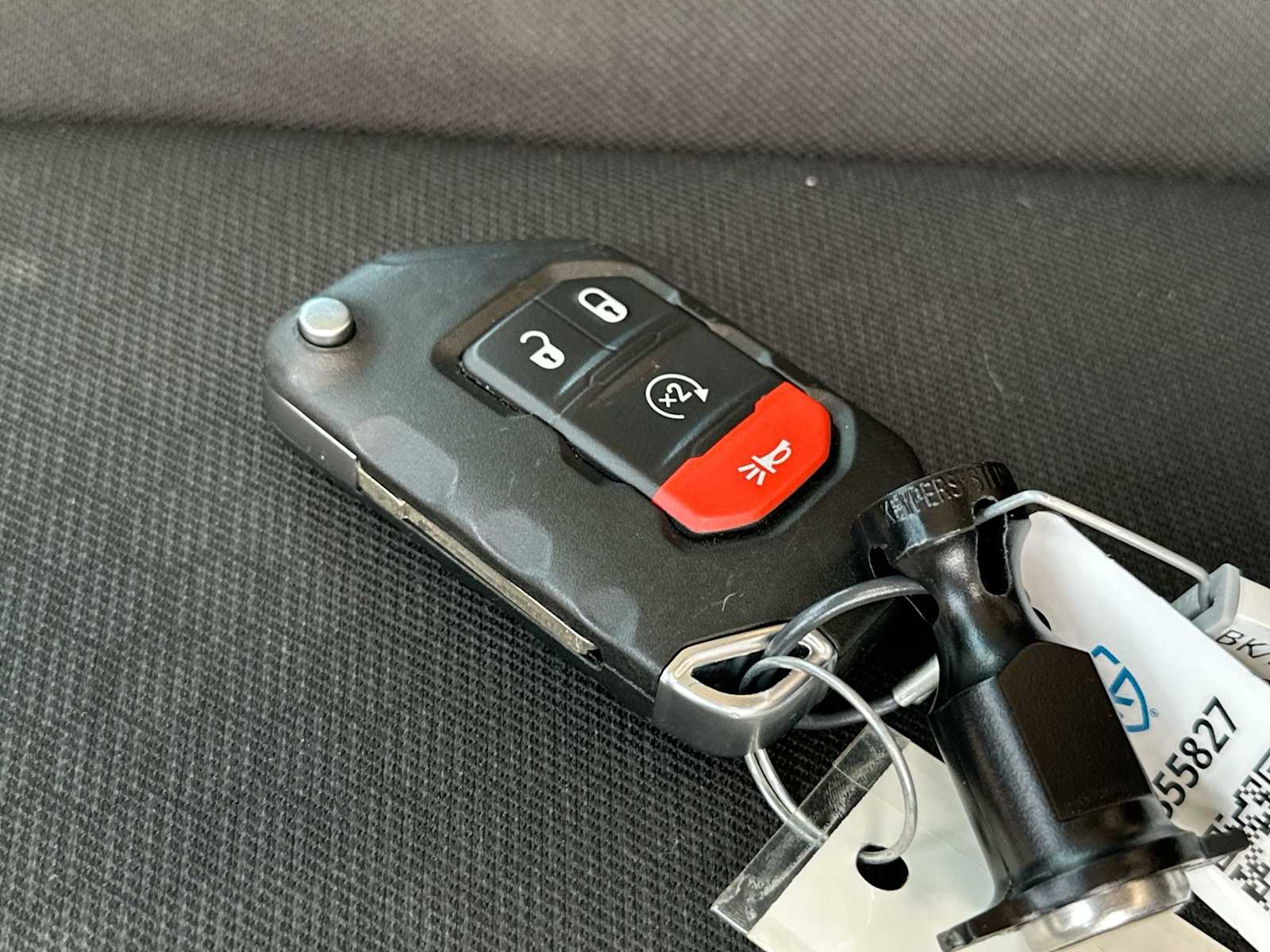 Thumbnail: 2023 Jeep Wrangler - 29