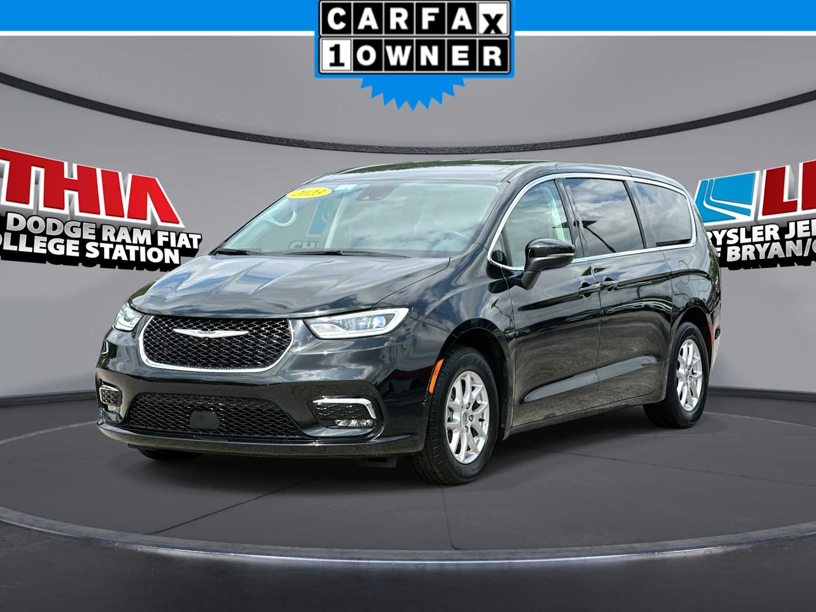 Thumbnail: 2023 Chrysler Pacifica - 1