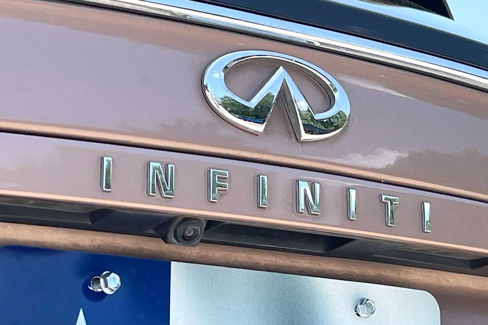 Thumbnail: 2019 INFINITI QX30 - 15