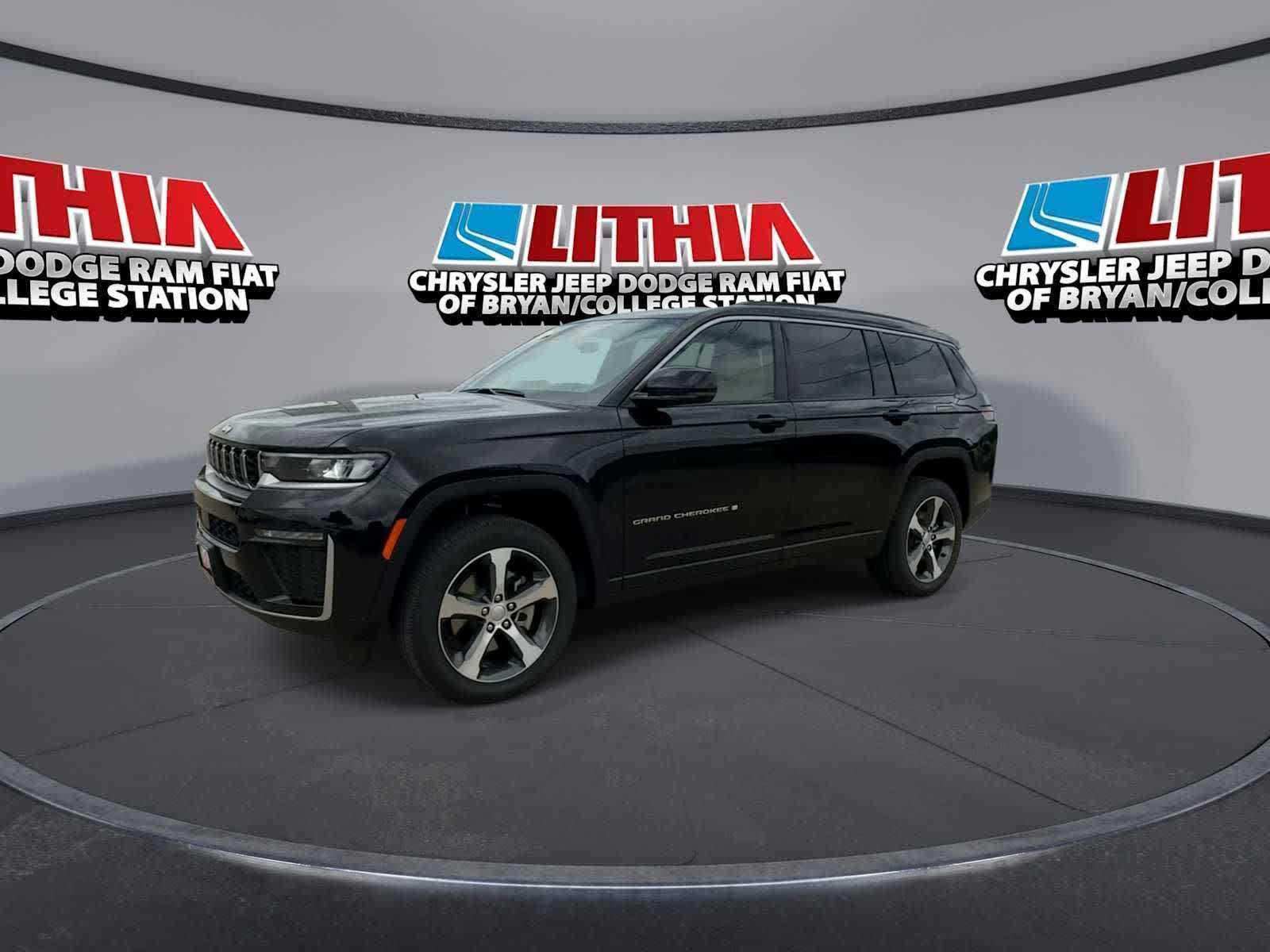 Thumbnail: 2026 Jeep Grand Cherokee - 4