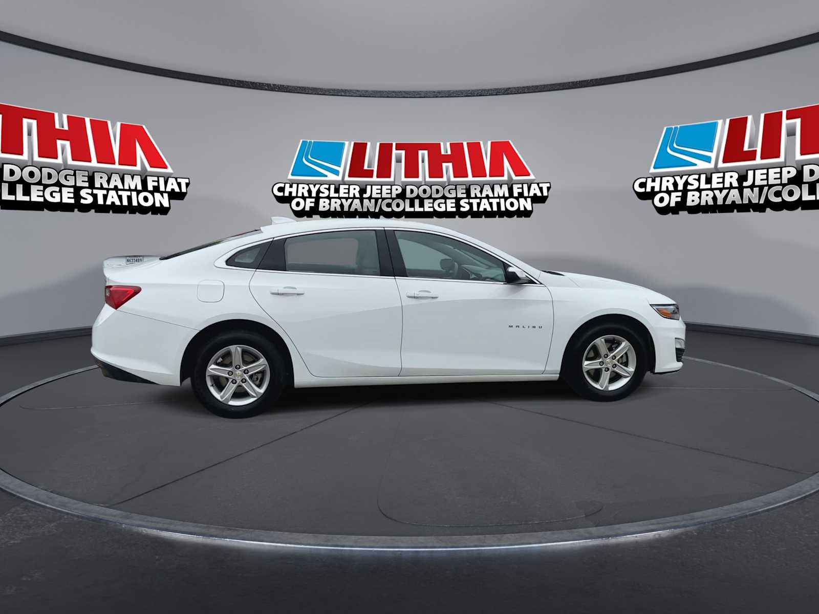 Thumbnail: 2024 Chevrolet Malibu - 9