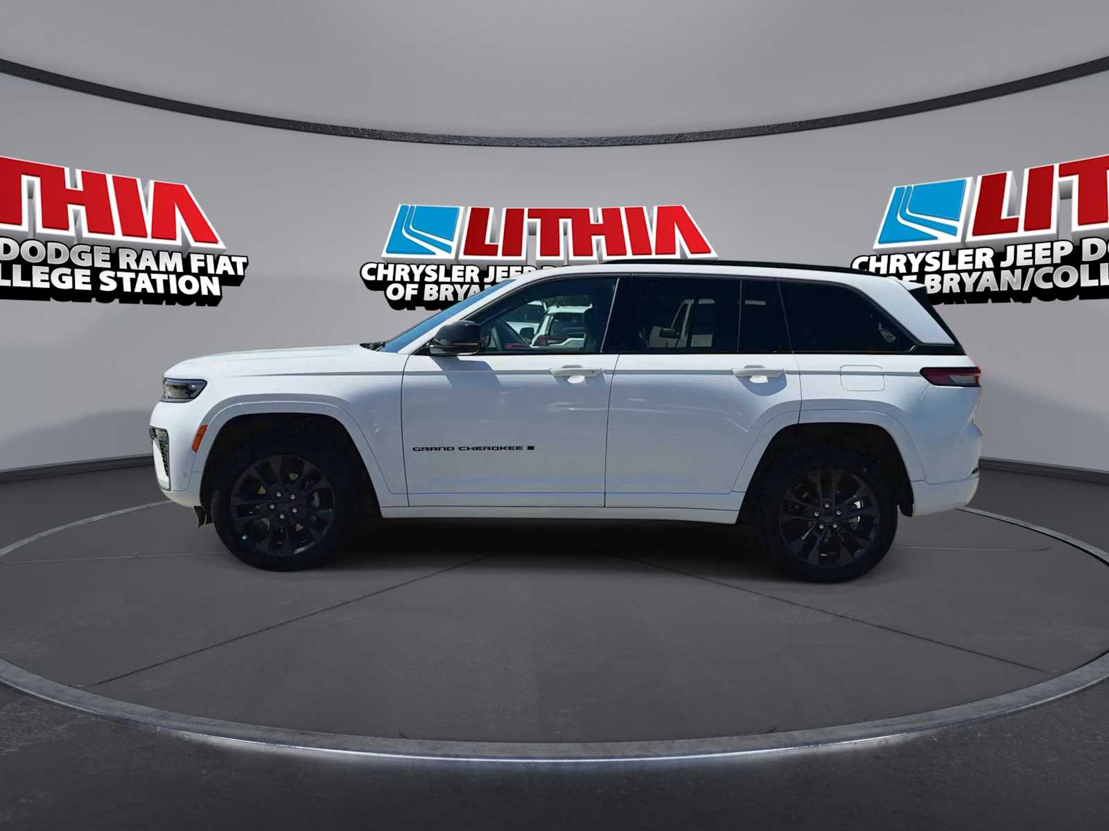 Thumbnail: 2026 Jeep Grand Cherokee - 5