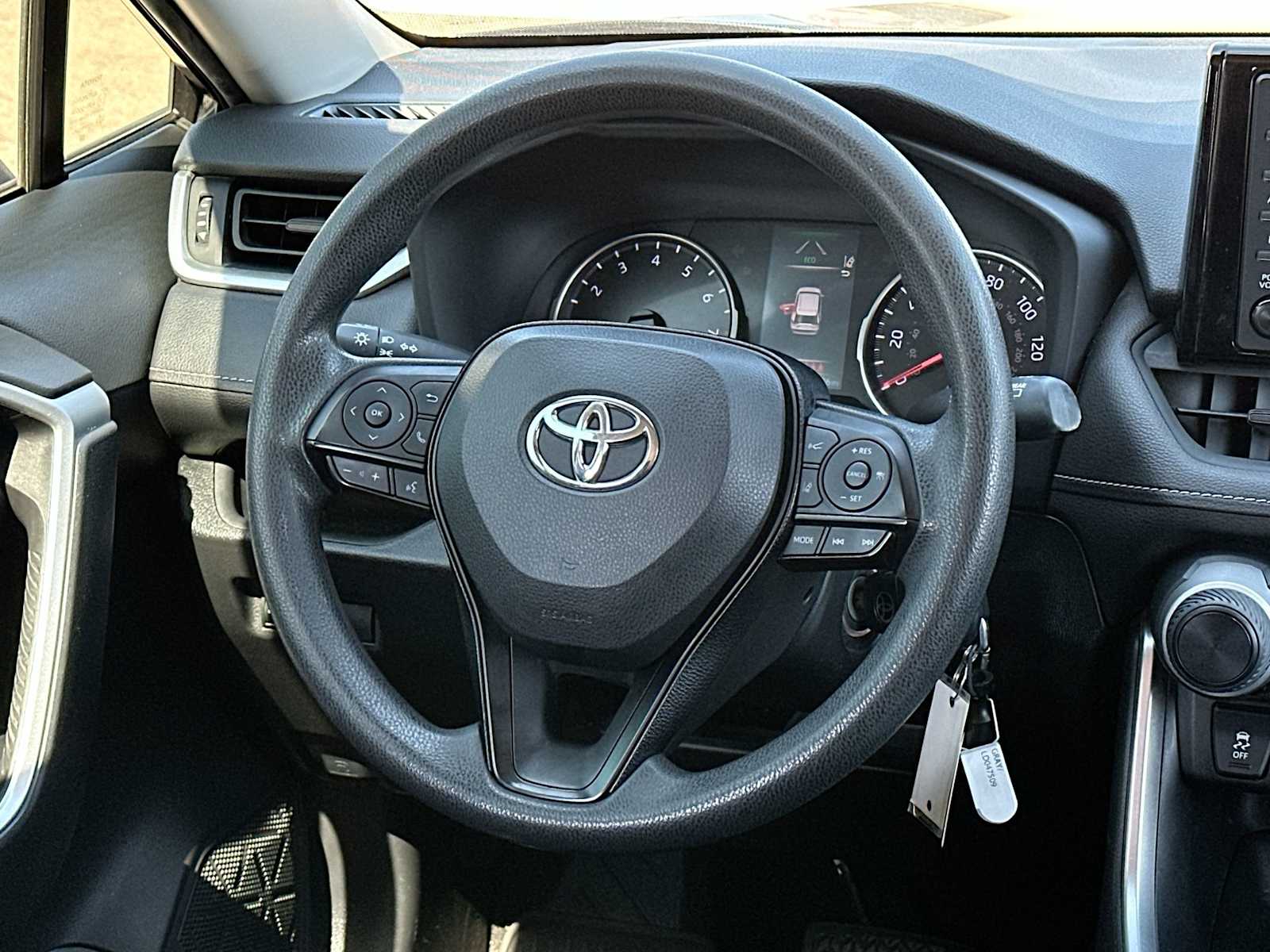 Thumbnail: 2020 Toyota RAV4 - 27