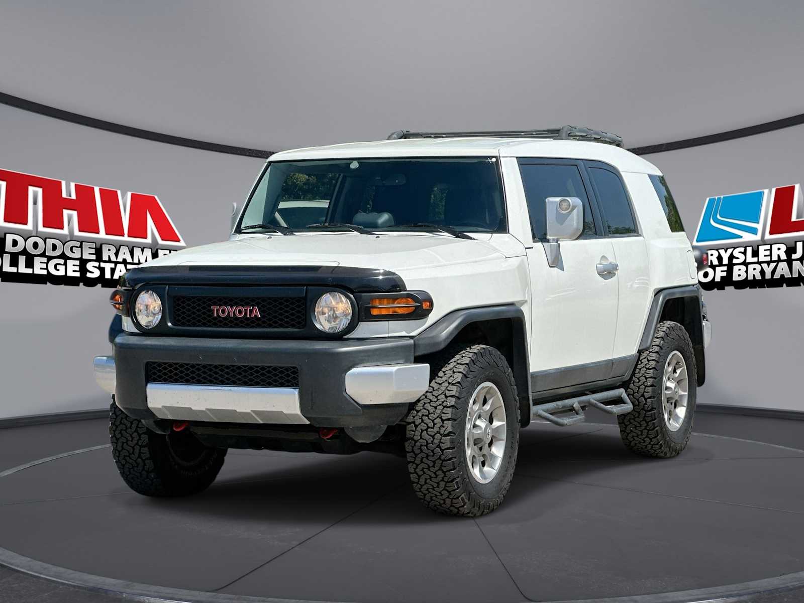 2013 Toyota FJ Cruiser Base Hero Image