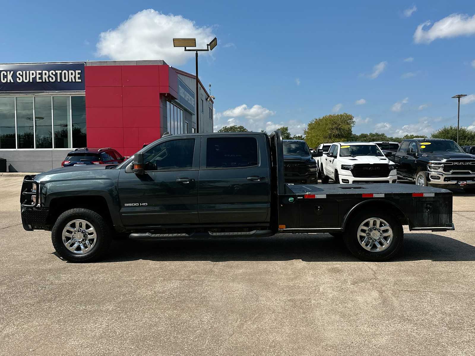 Thumbnail: 2019 Chevrolet Silverado 3500 - 12