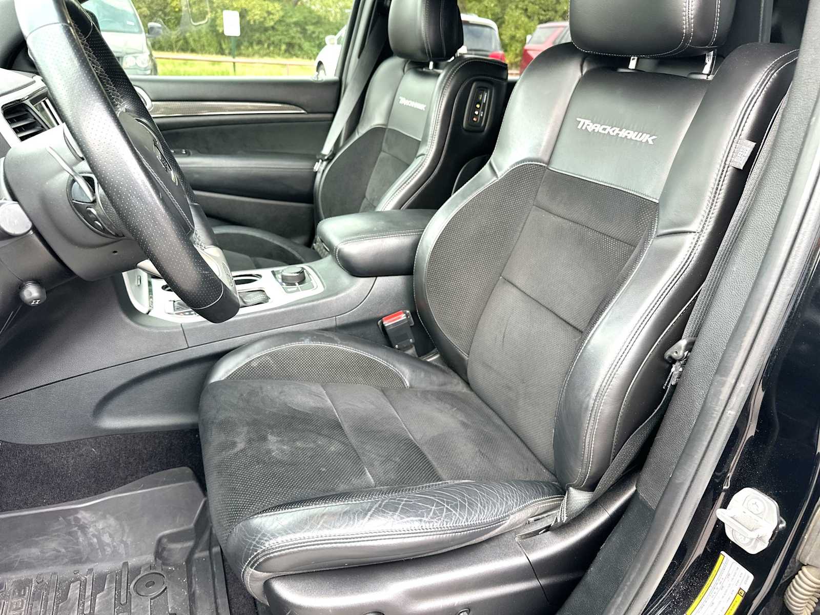 Thumbnail: 2018 Jeep Grand Cherokee - 17