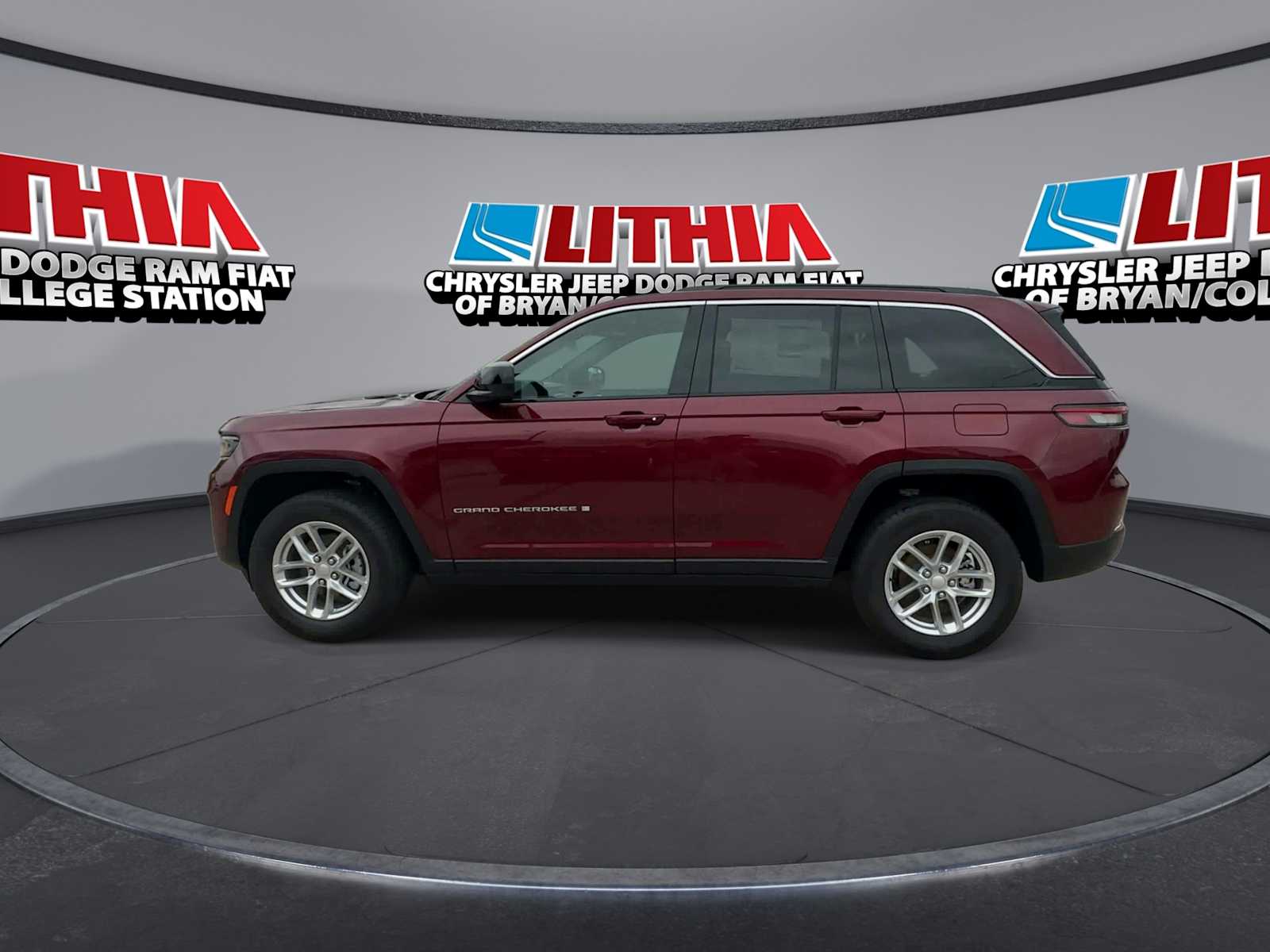Thumbnail: 2026 Jeep Grand Cherokee - 5