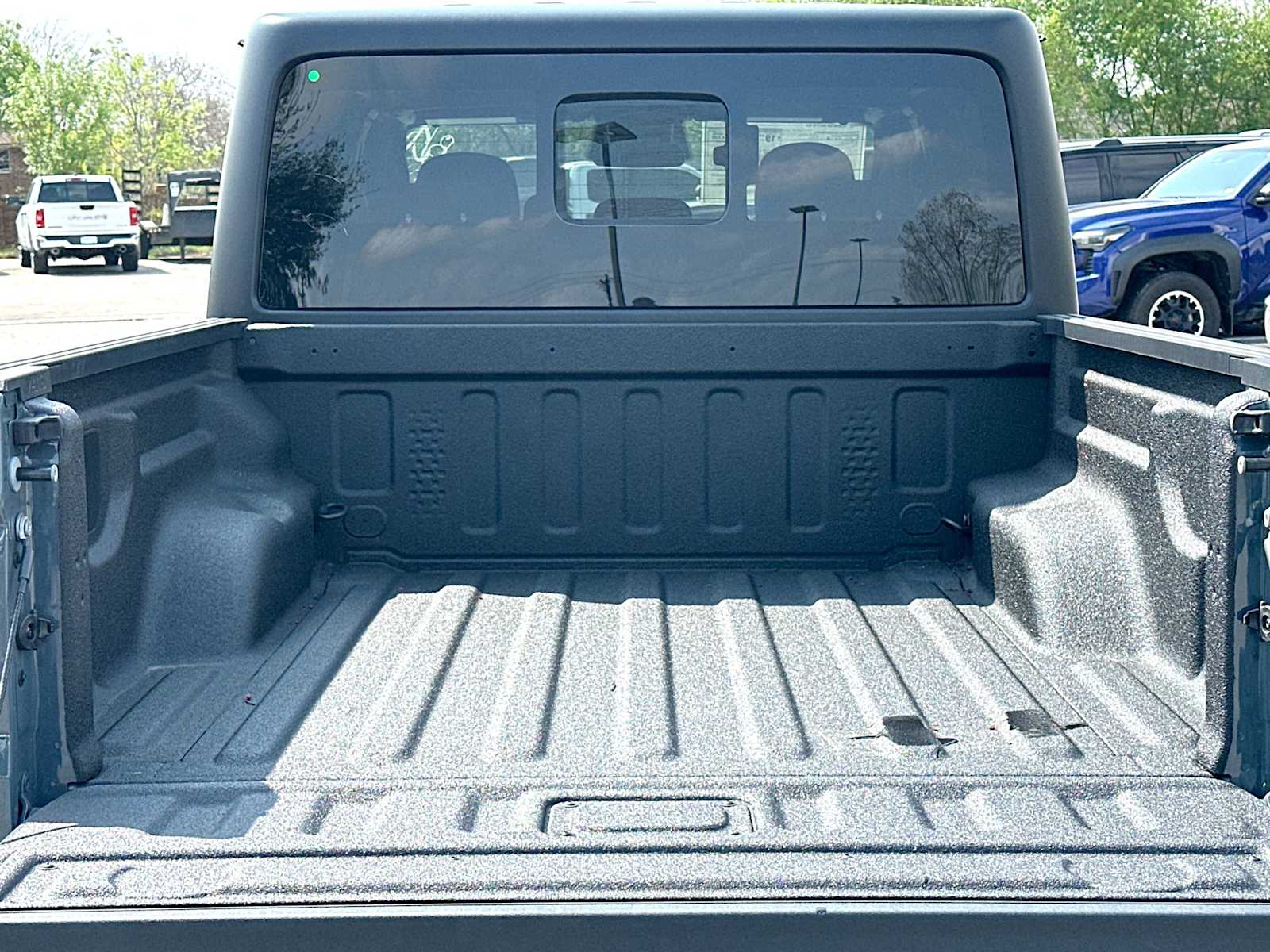 Thumbnail: 2026 Jeep Gladiator - 14