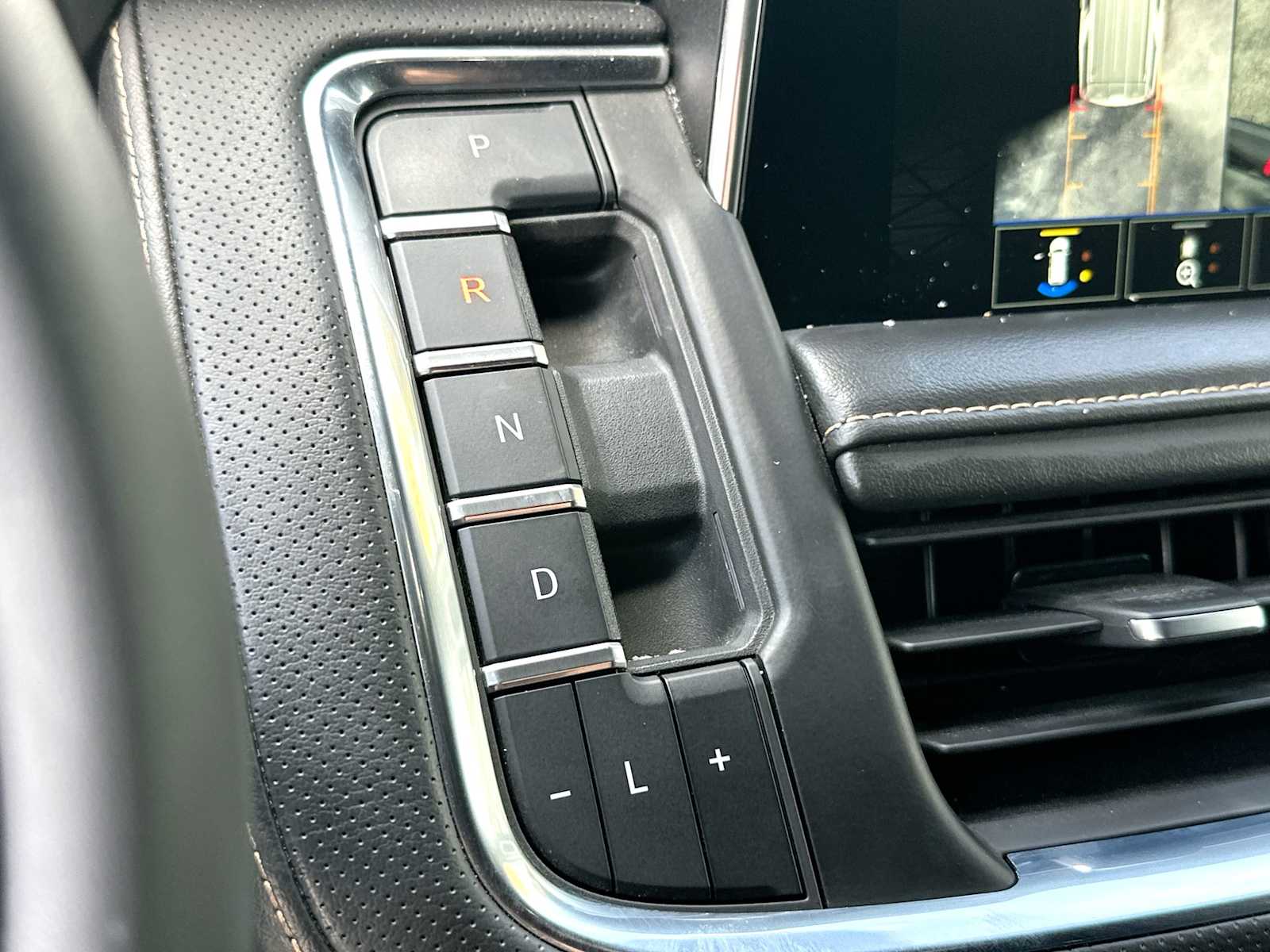 Thumbnail: 2023 GMC Yukon - 21