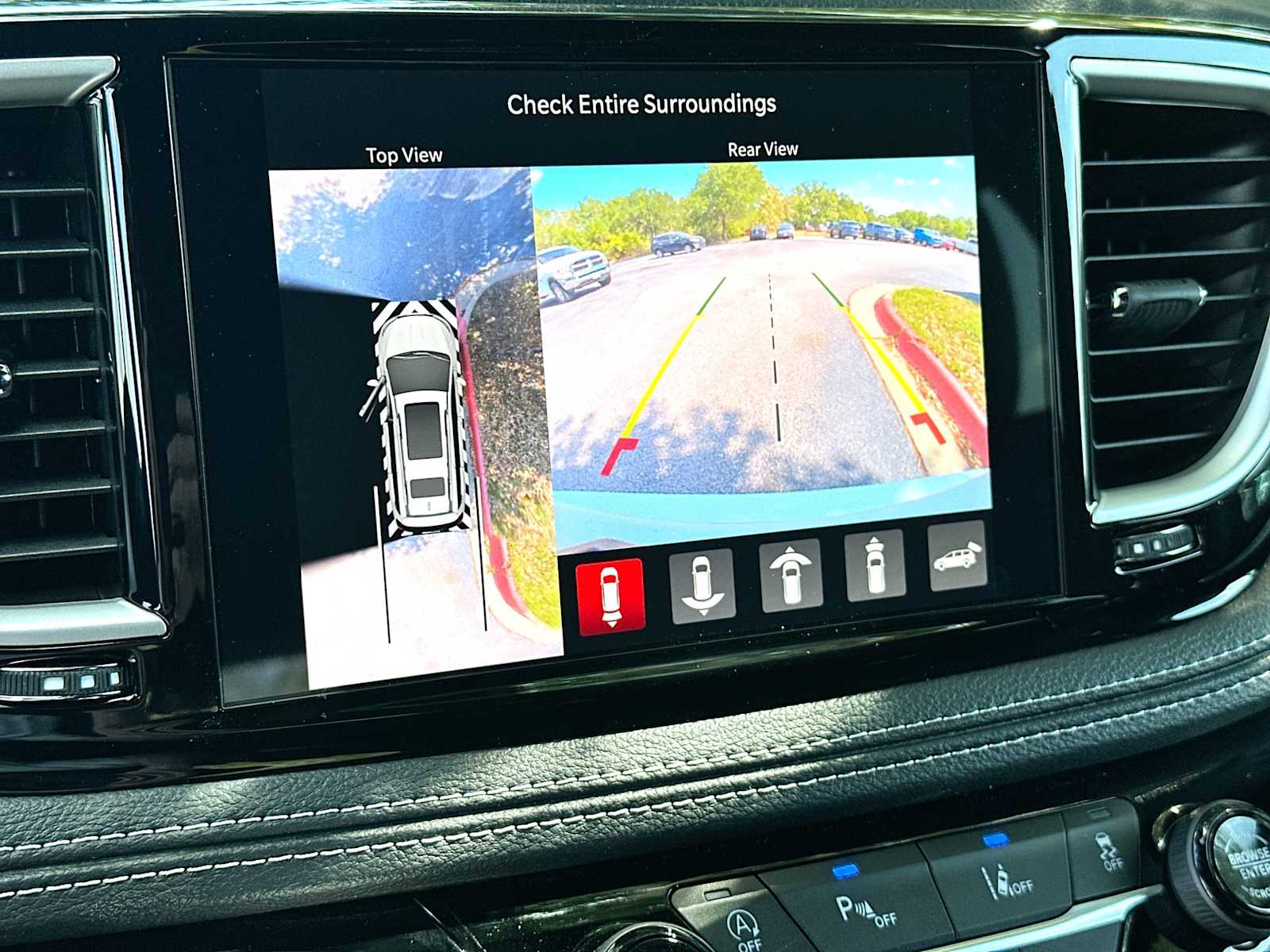 Thumbnail: 2026 Chrysler Pacifica - 20