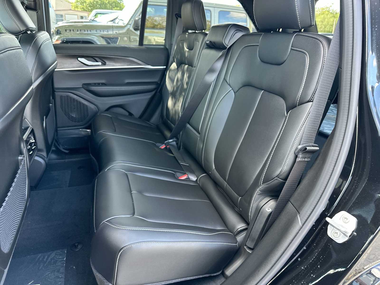 Thumbnail: 2025 Jeep Grand Cherokee - 23