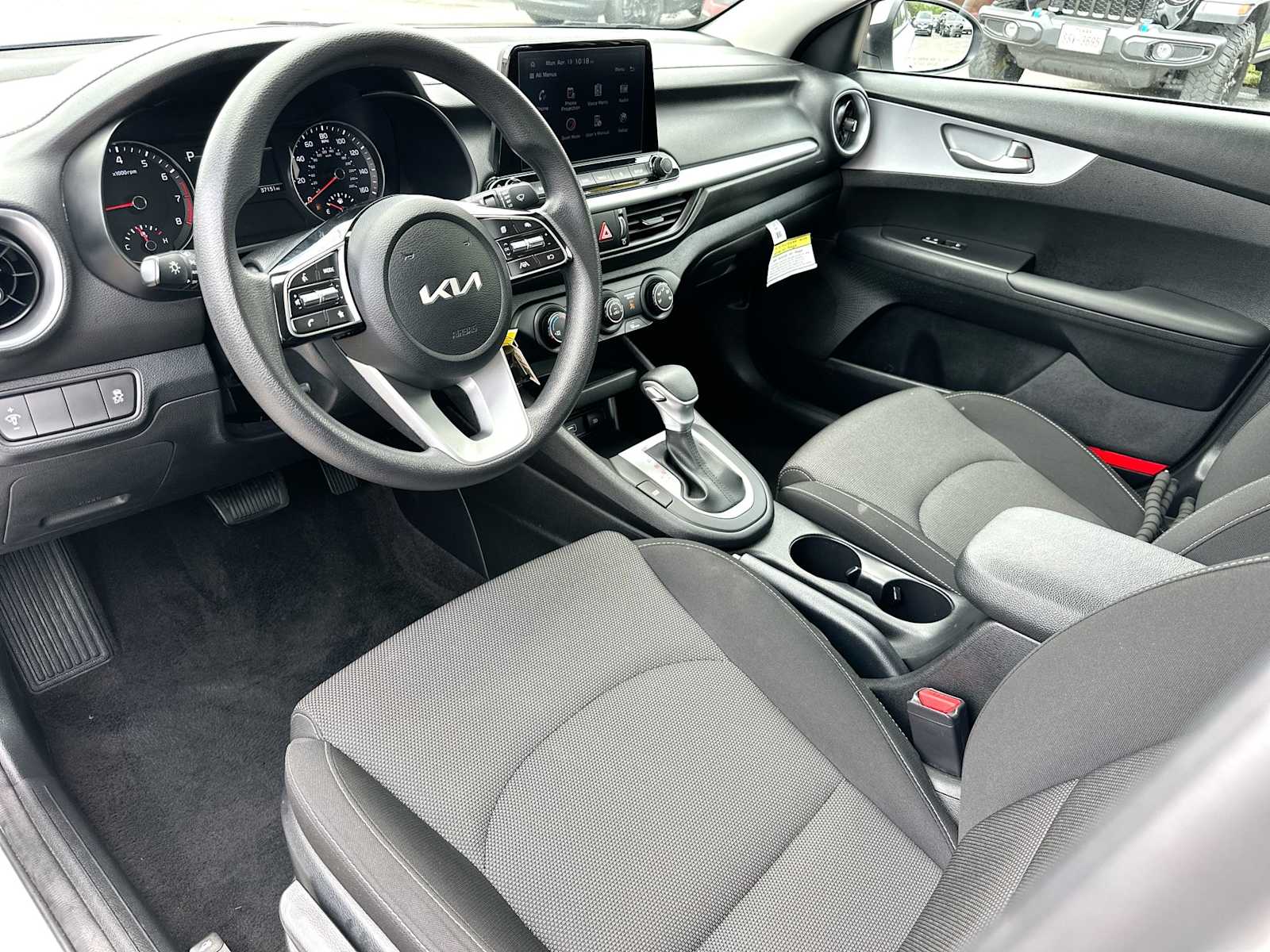 Thumbnail: 2024 Kia Forte - 18