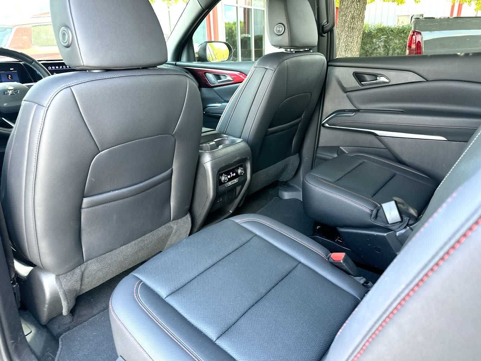 Thumbnail: 2025 Chevrolet Traverse - 24