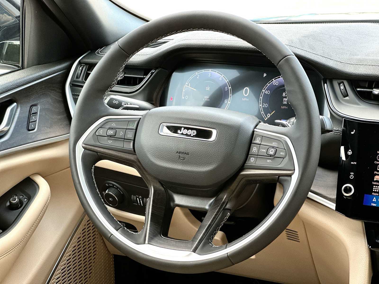 Thumbnail: 2026 Jeep Grand Cherokee - 27