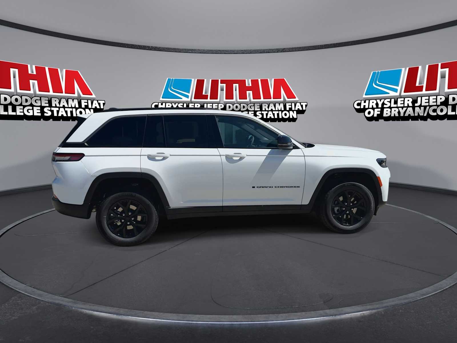 Thumbnail: 2026 Jeep Grand Cherokee - 9
