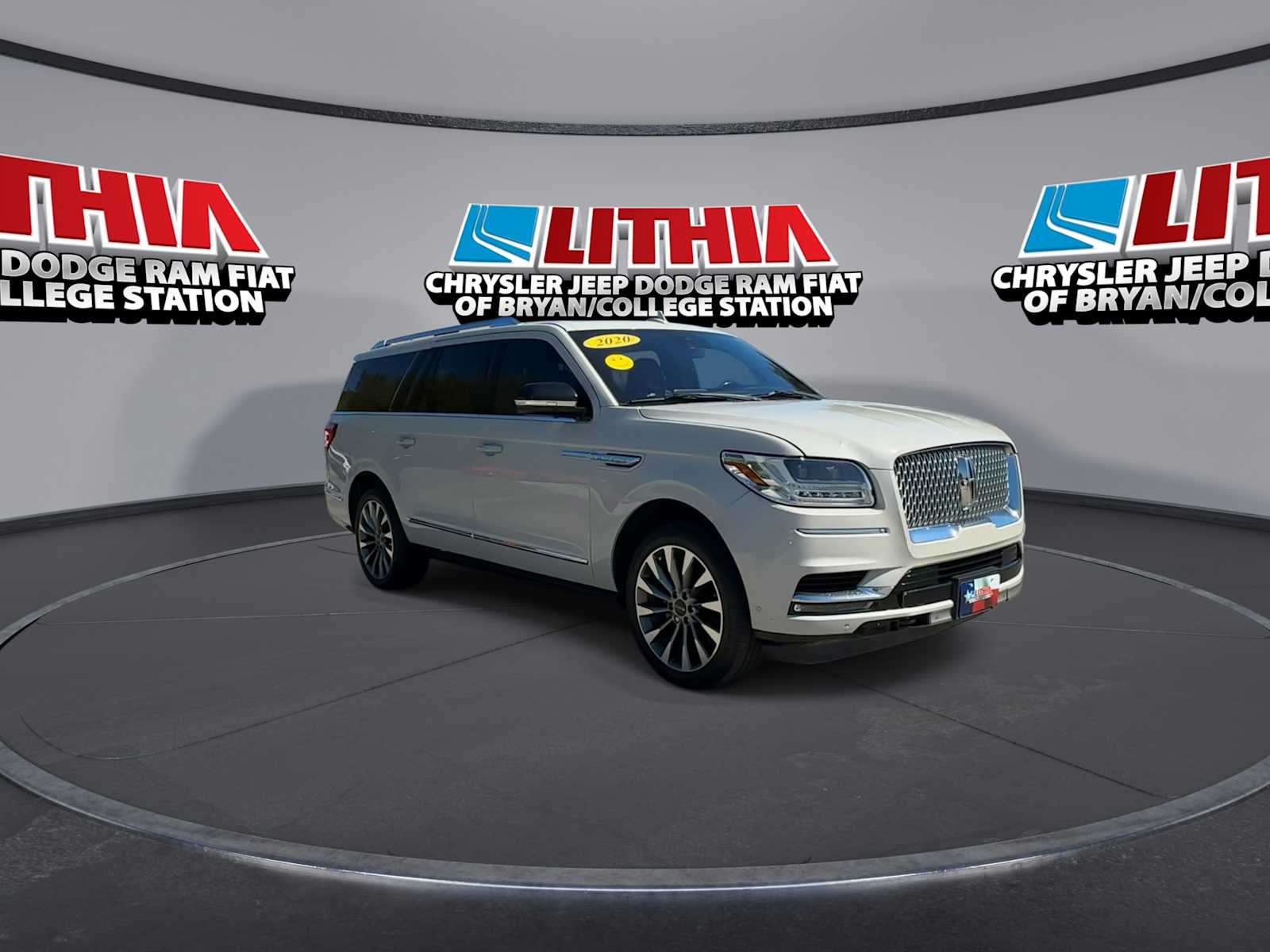 Thumbnail: 2020 Lincoln Navigator L - 2