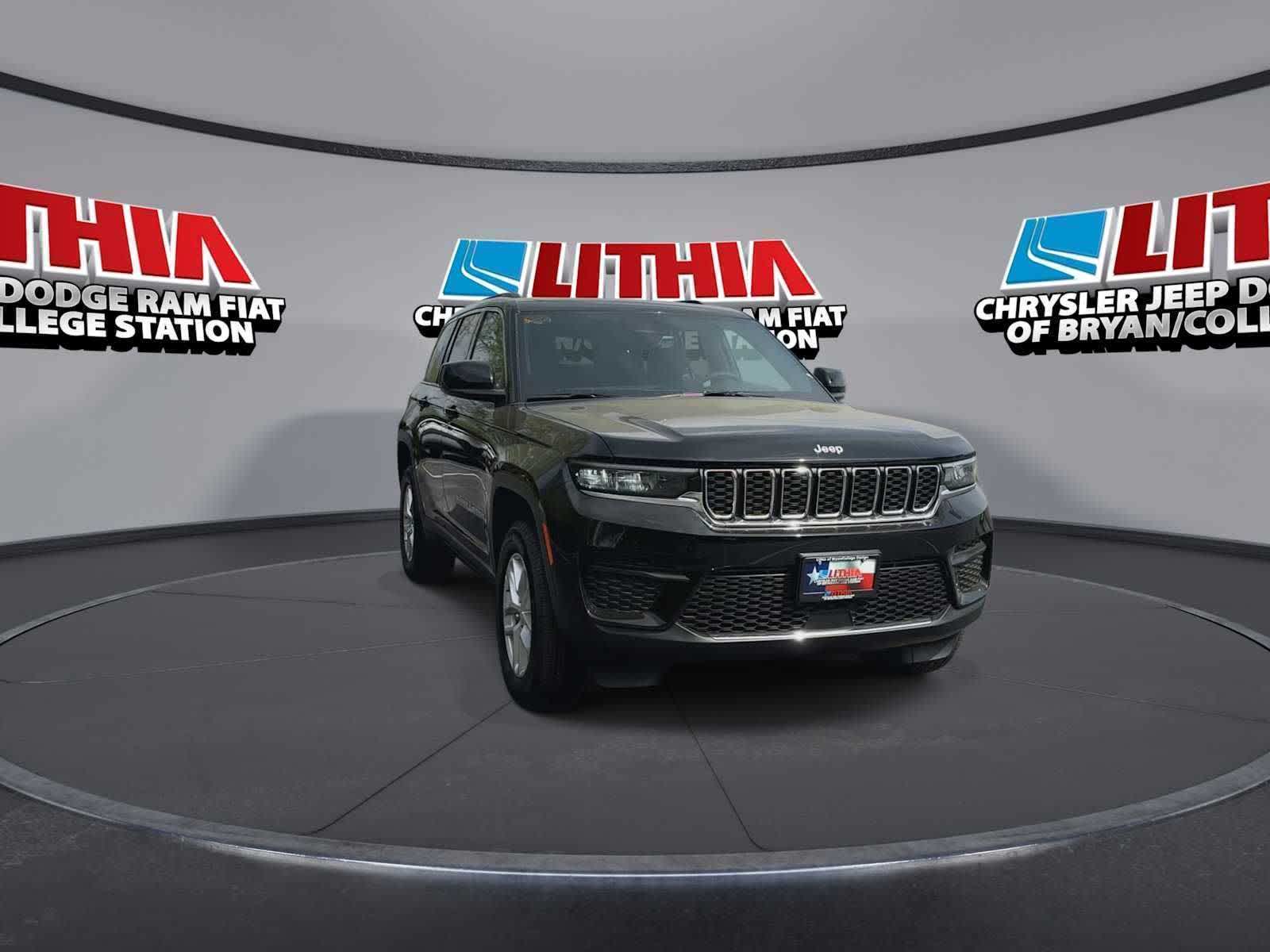 Thumbnail: 2026 Jeep Grand Cherokee - 2
