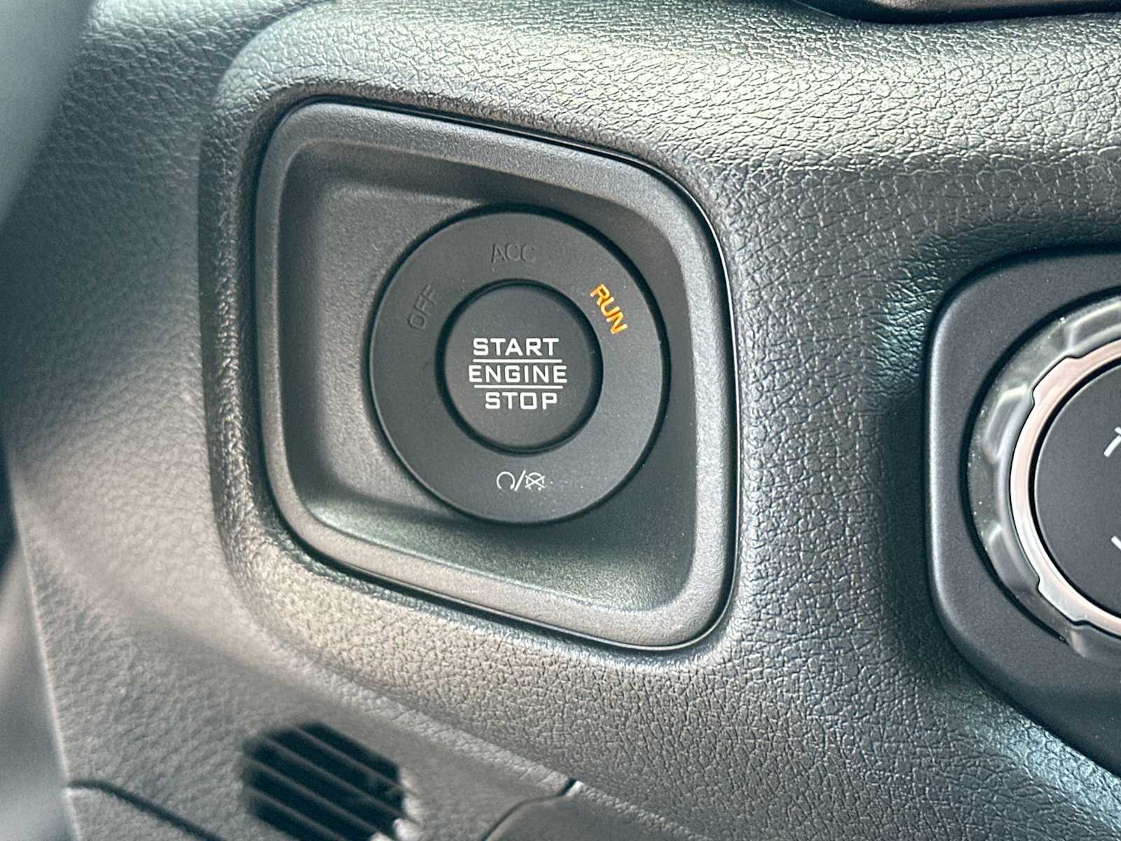 Thumbnail: 2025 Jeep Wrangler - 28