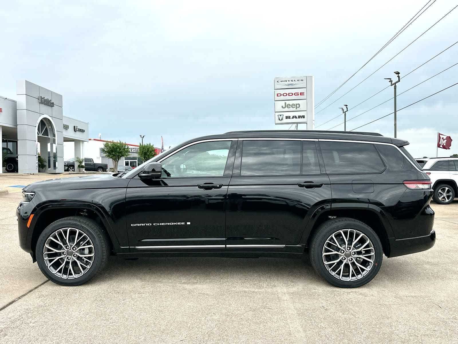 Thumbnail: 2026 Jeep Grand Cherokee - 12