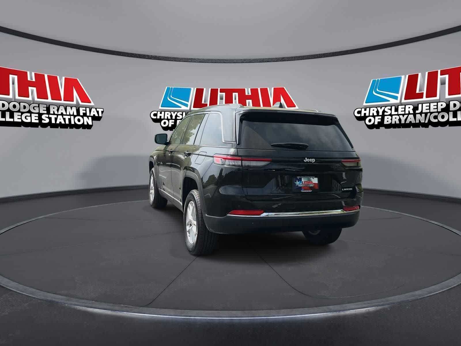 Thumbnail: 2026 Jeep Grand Cherokee - 6