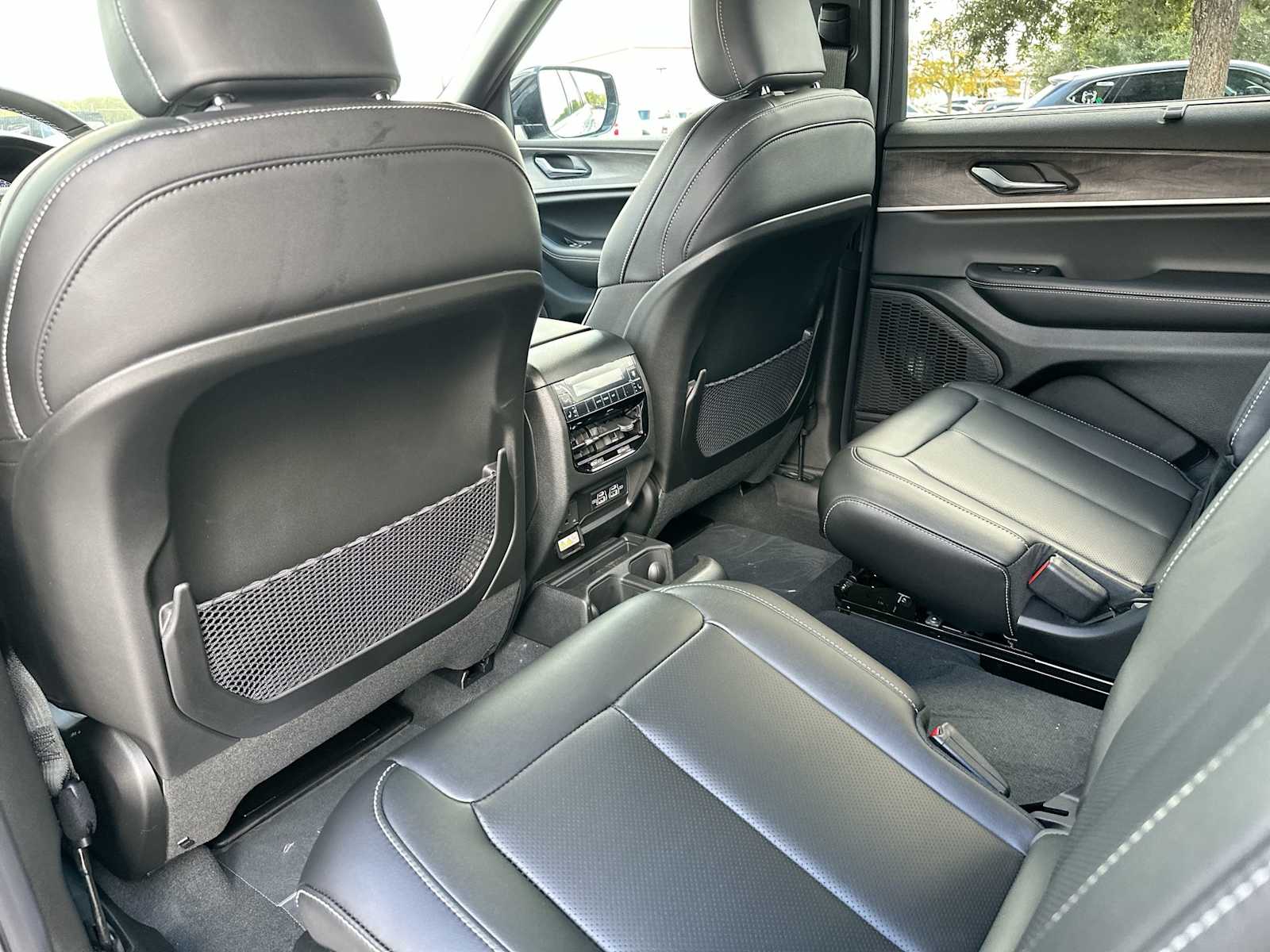 Thumbnail: 2025 Jeep Grand Cherokee - 24