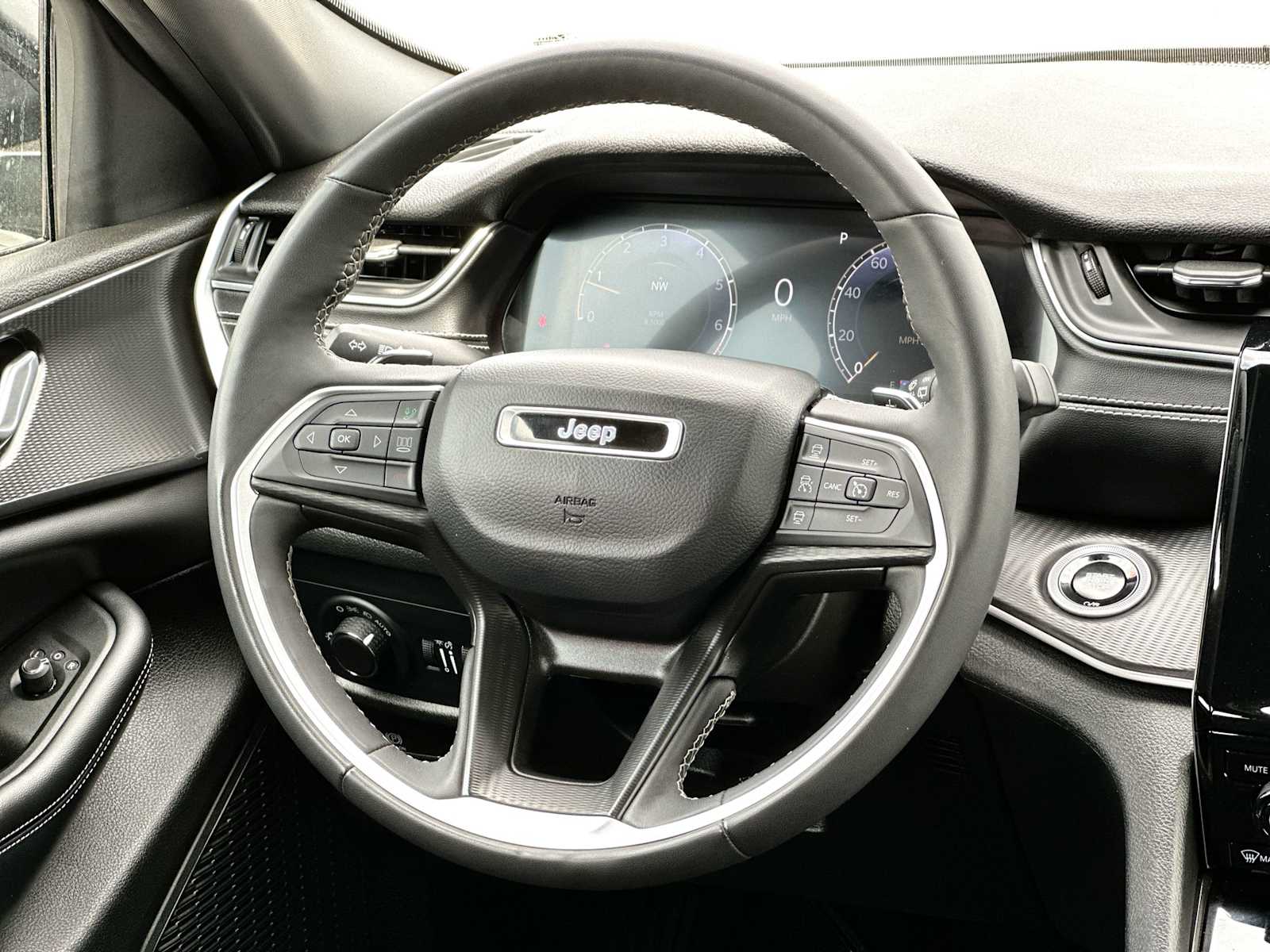 Thumbnail: 2024 Jeep Grand Cherokee - 27