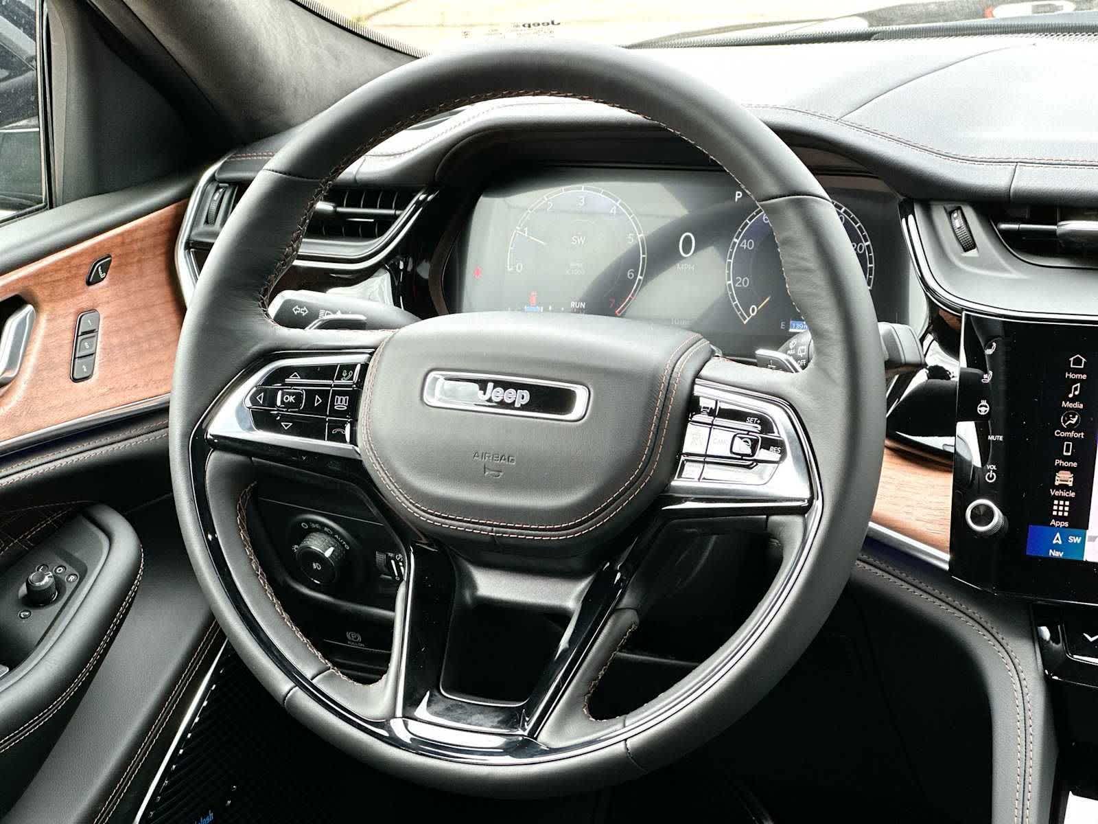 Thumbnail: 2026 Jeep Grand Cherokee - 27