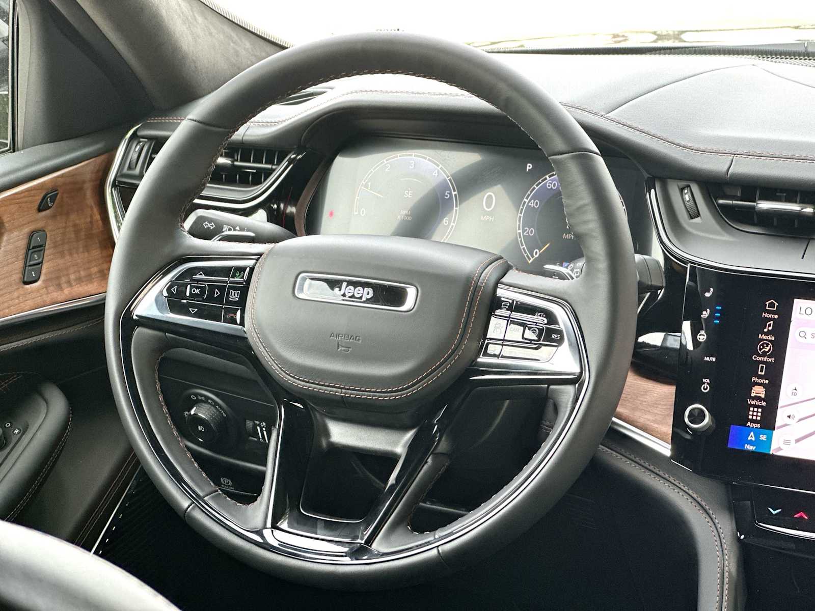 Thumbnail: 2026 Jeep Grand Cherokee - 27