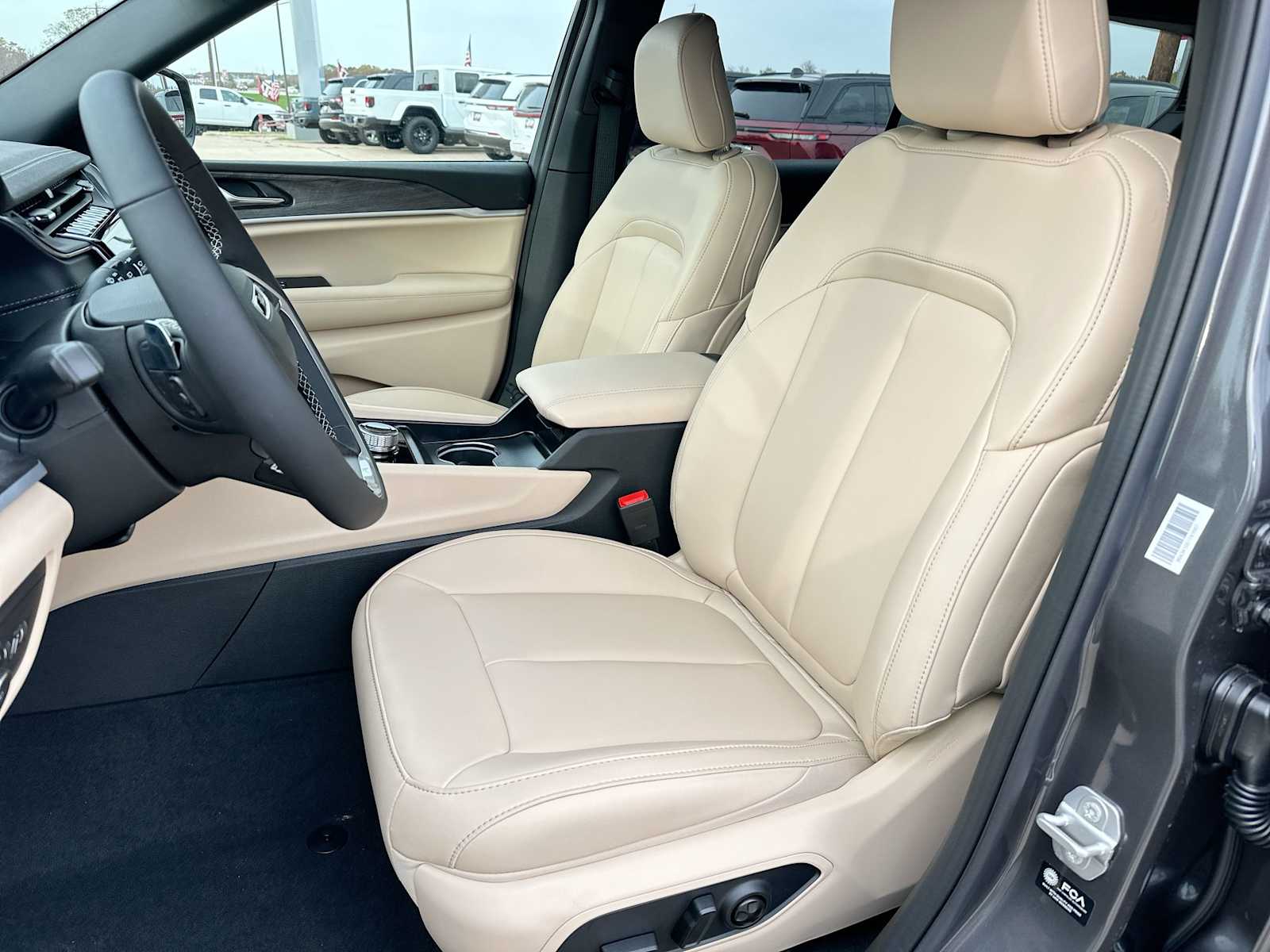 Thumbnail: 2025 Jeep Grand Cherokee - 17