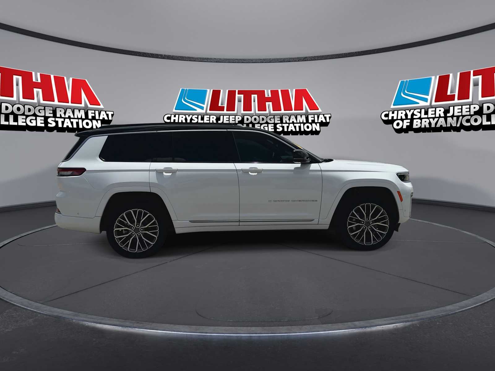 Thumbnail: 2026 Jeep Grand Cherokee - 9