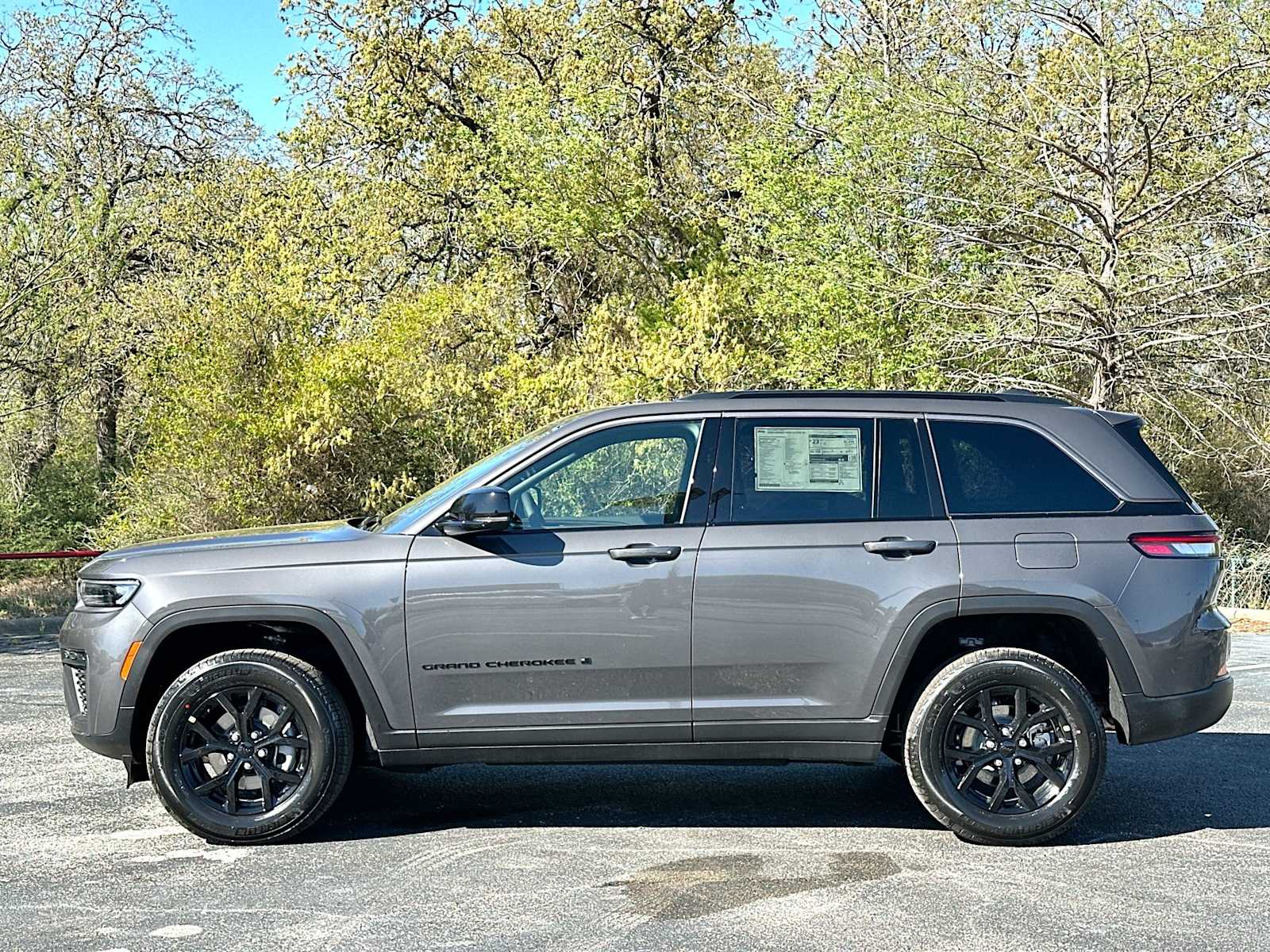 Thumbnail: 2026 Jeep Grand Cherokee - 12