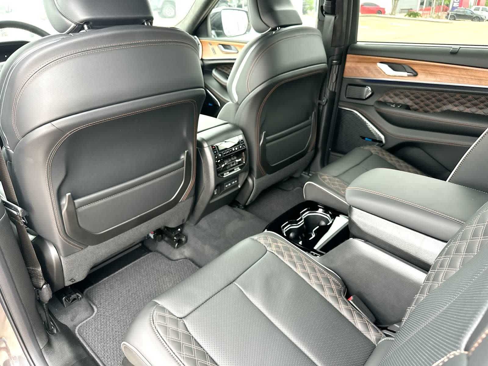 Thumbnail: 2026 Jeep Grand Cherokee - 24