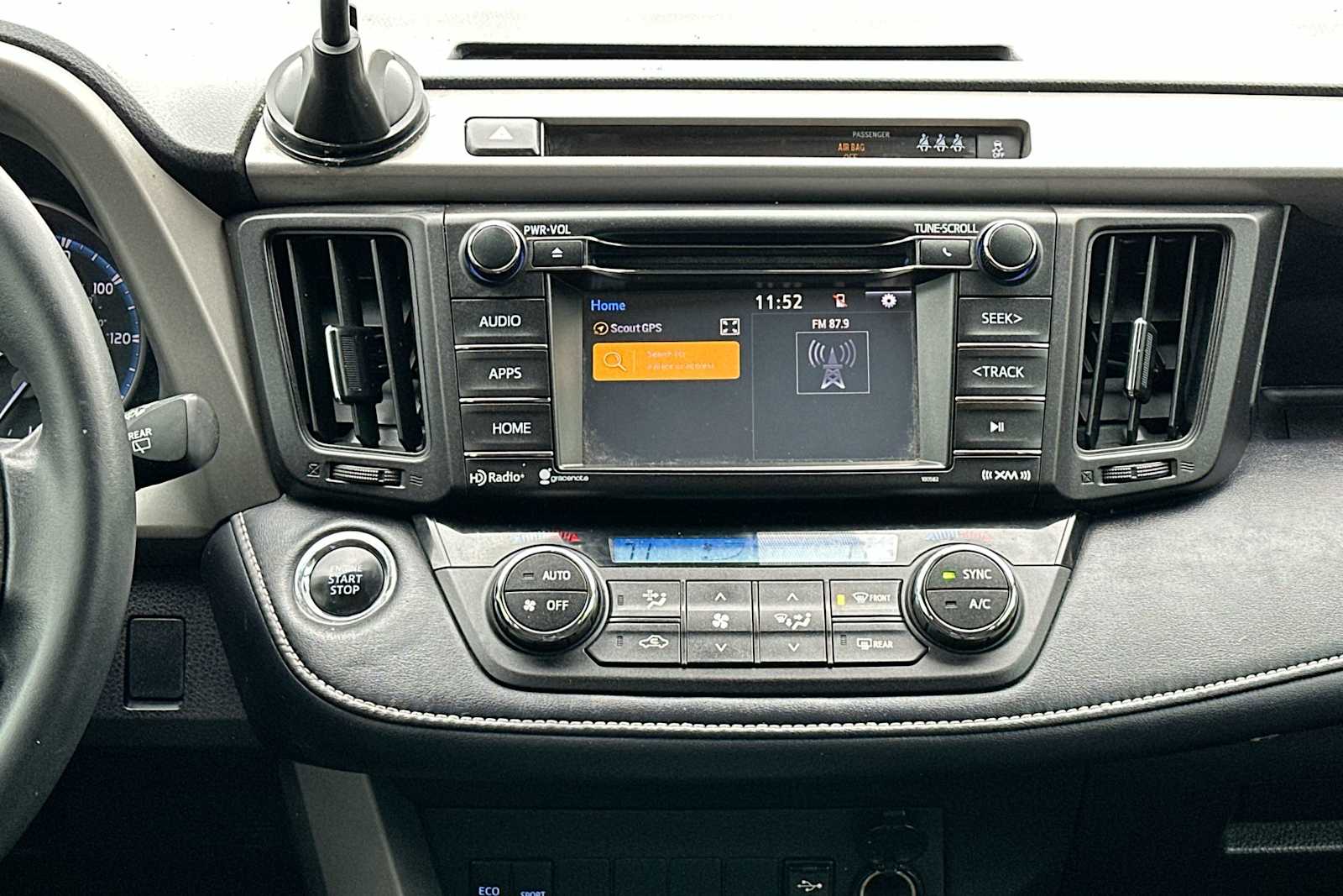 Thumbnail: 2018 Toyota RAV4 - 26