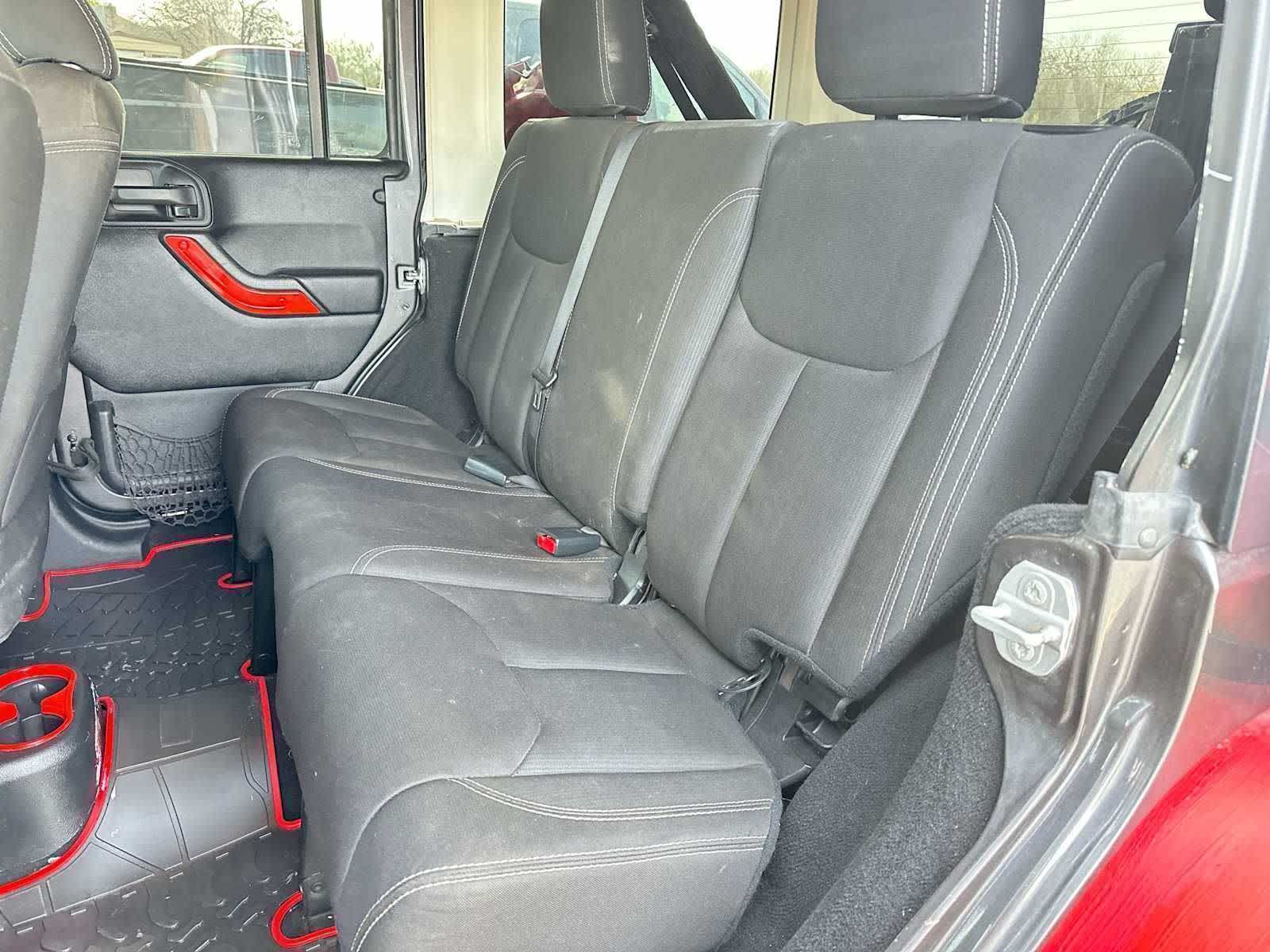 Thumbnail: 2016 Jeep Wrangler - 23