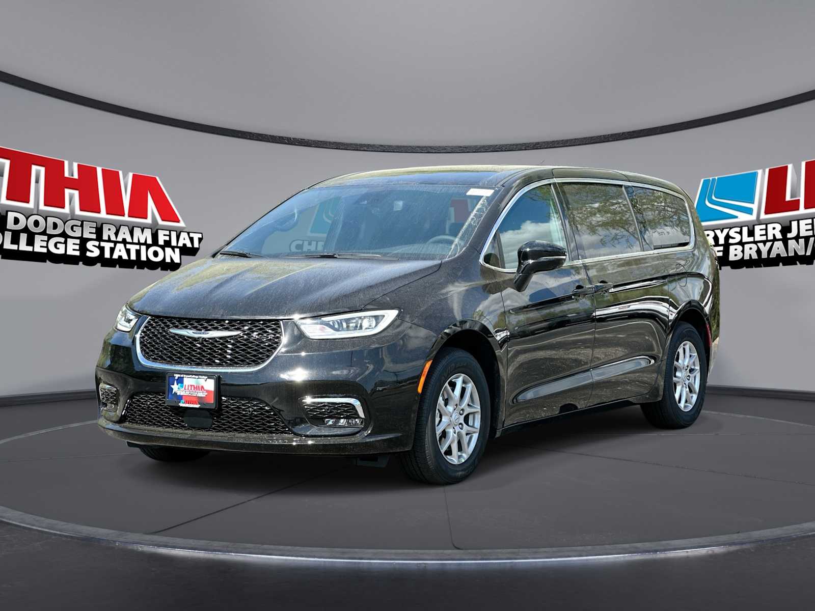 Thumbnail: 2026 Chrysler Pacifica - 1