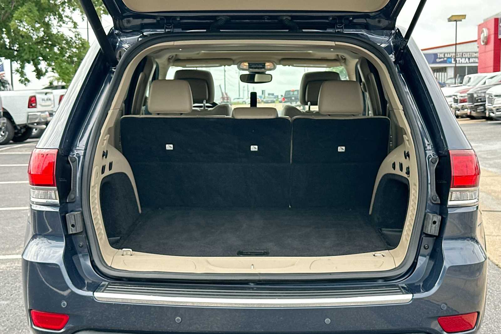 Thumbnail: 2021 Jeep Grand Cherokee - 28