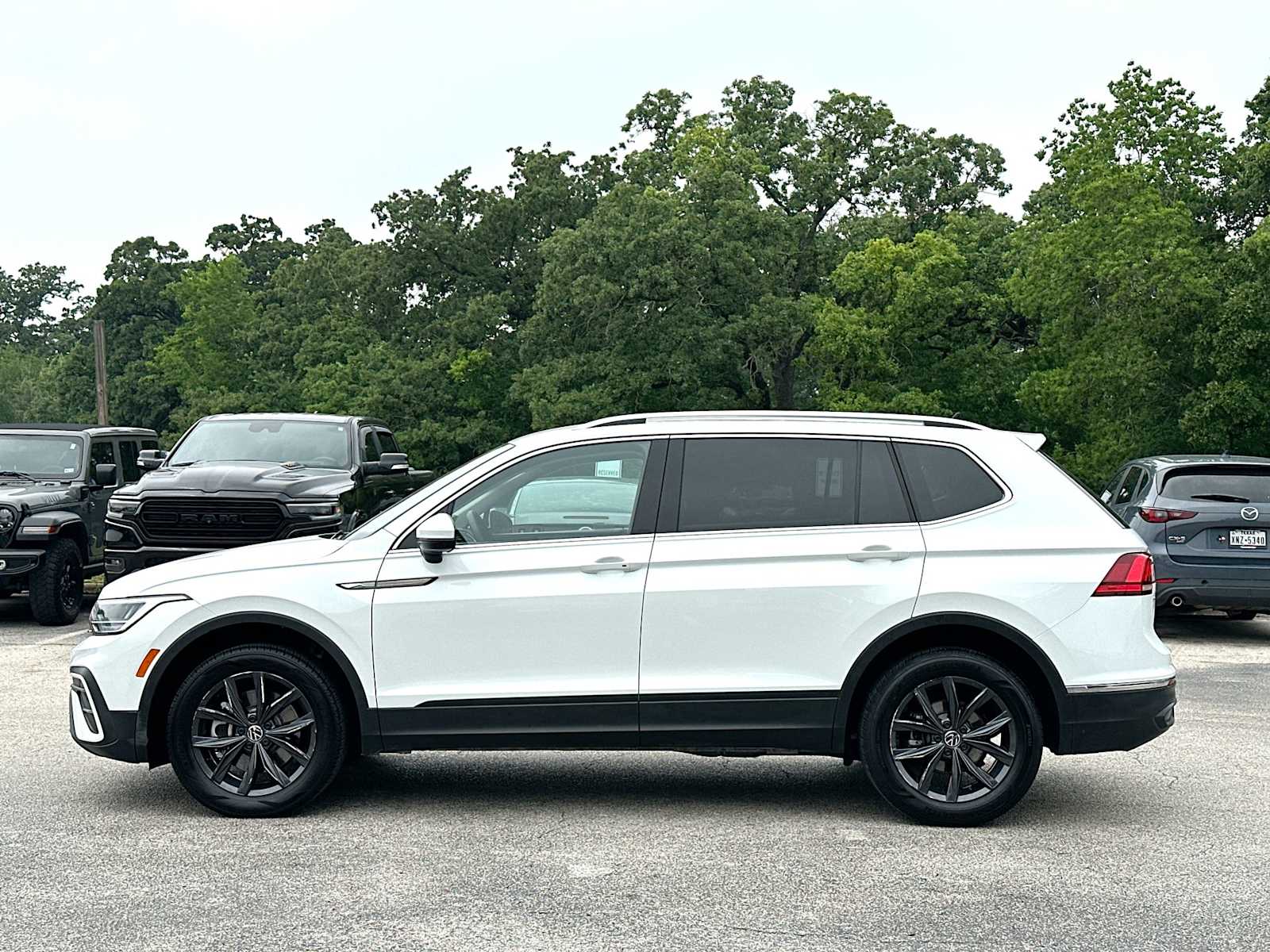 Thumbnail: 2024 Volkswagen Tiguan - 12