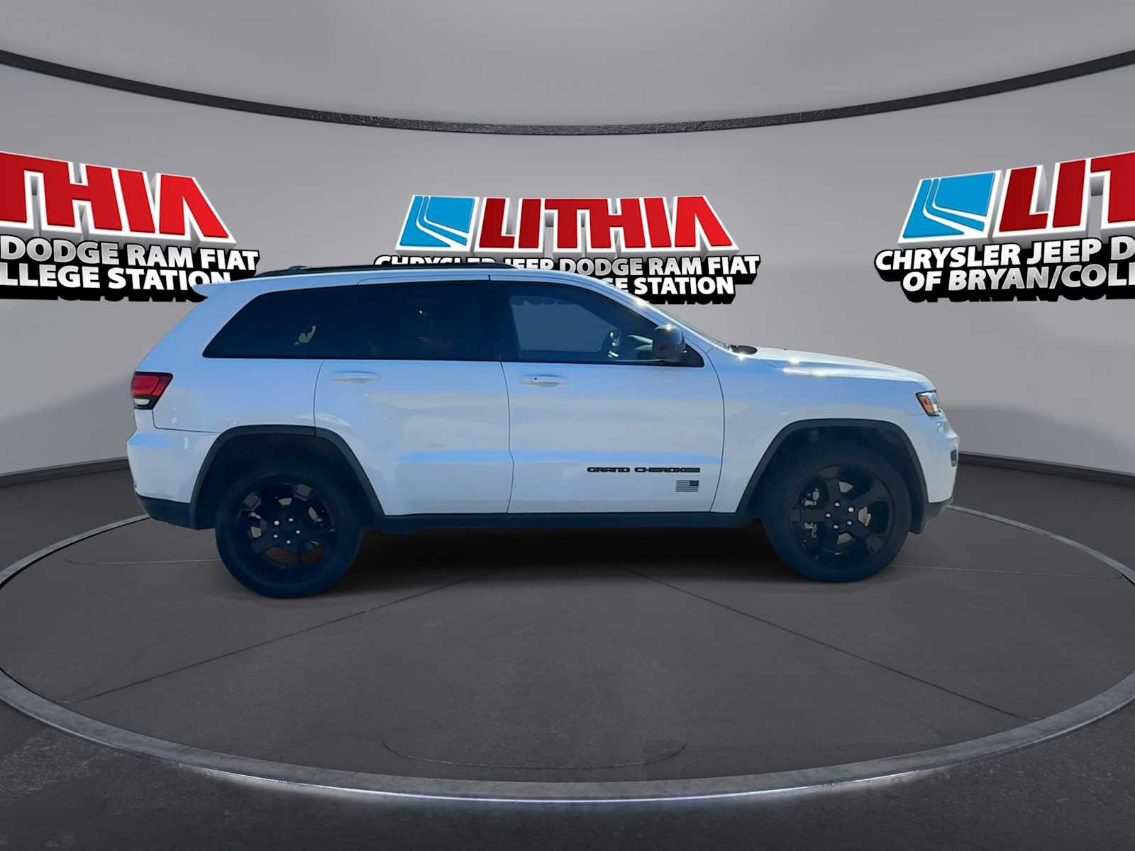 Thumbnail: 2021 Jeep Grand Cherokee - 9