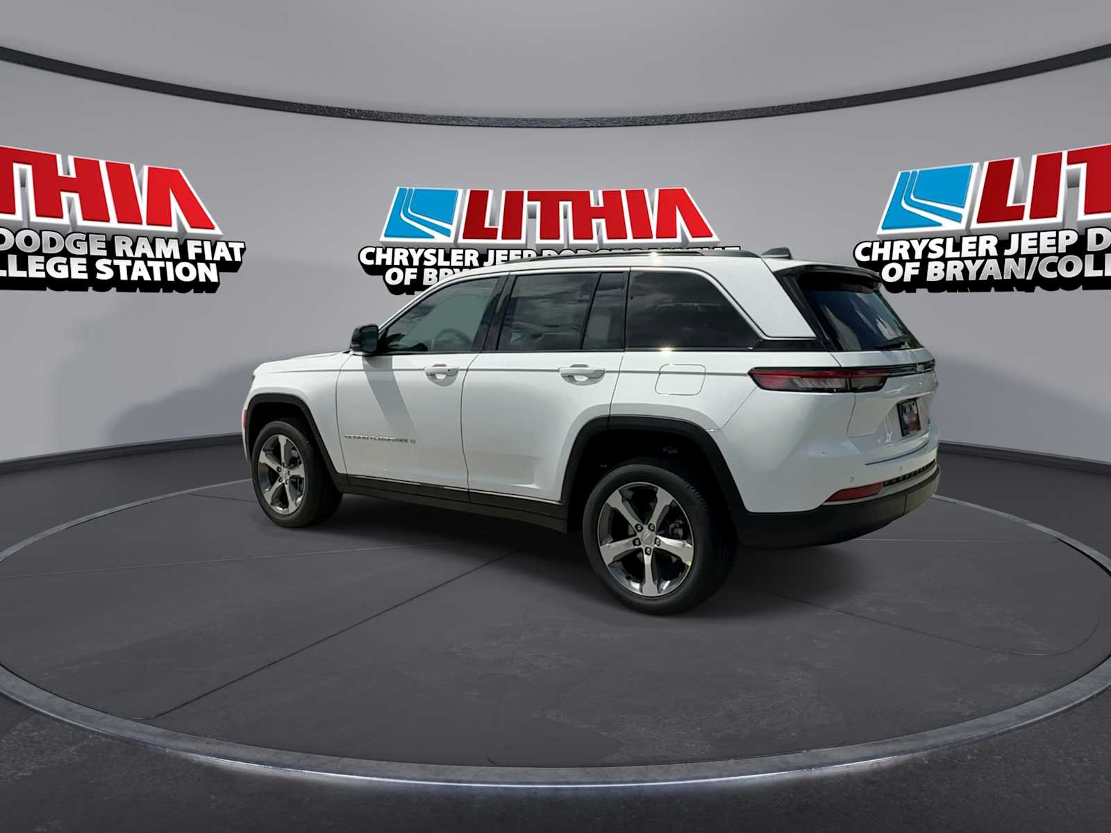 Thumbnail: 2026 Jeep Grand Cherokee - 6