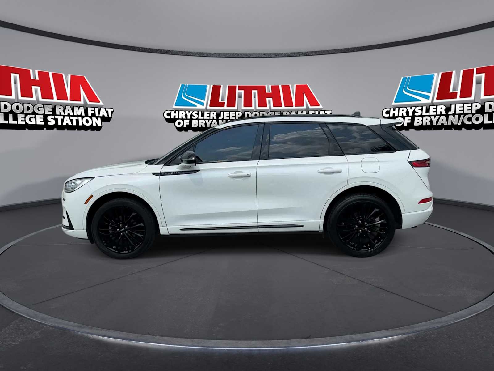 Thumbnail: 2023 Lincoln Corsair - 5