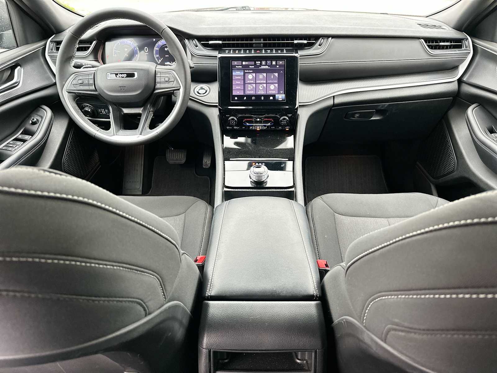 Thumbnail: 2024 Jeep Grand Cherokee - 25